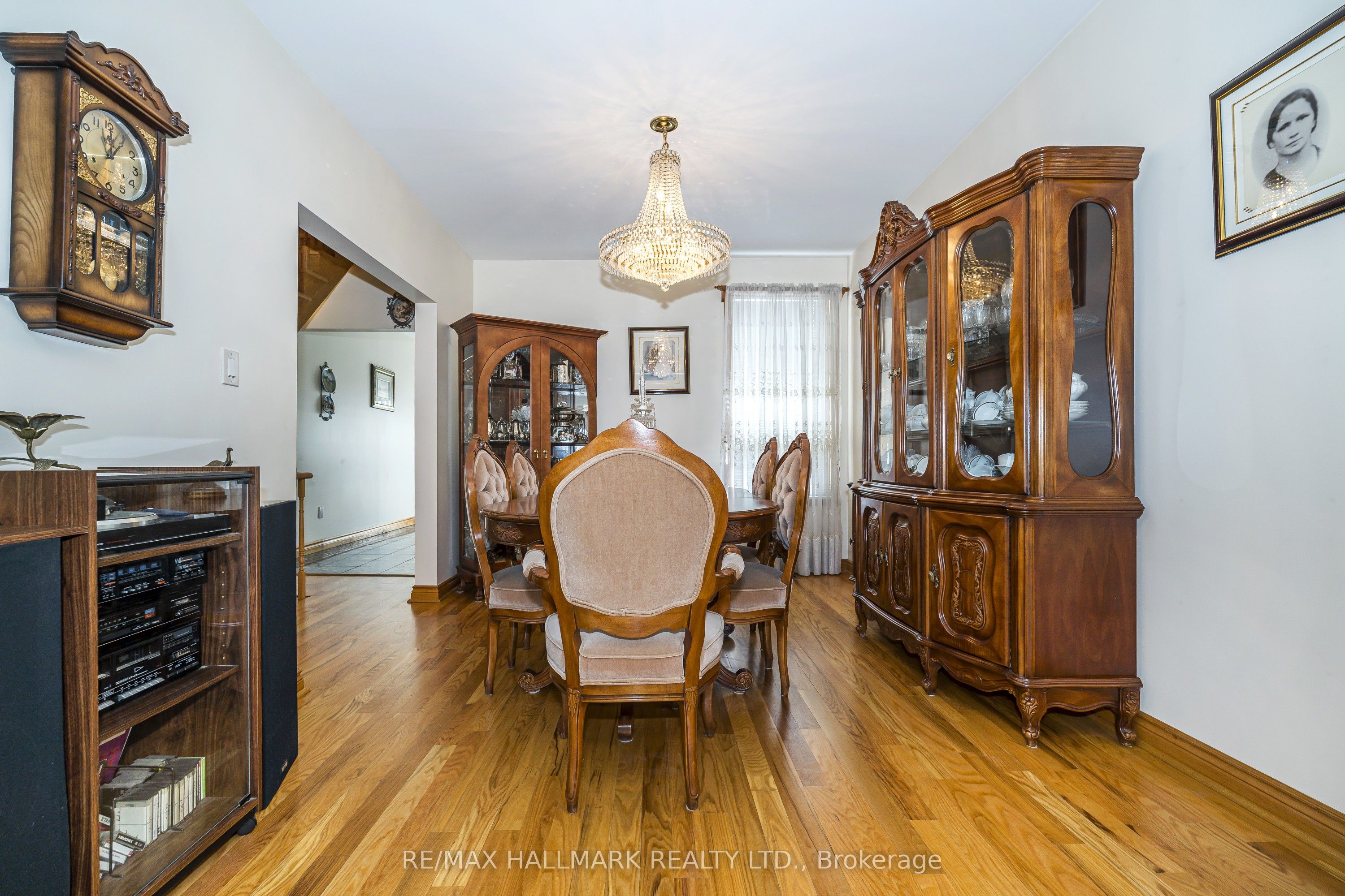 47 Montrose Avenue Property Photo 7