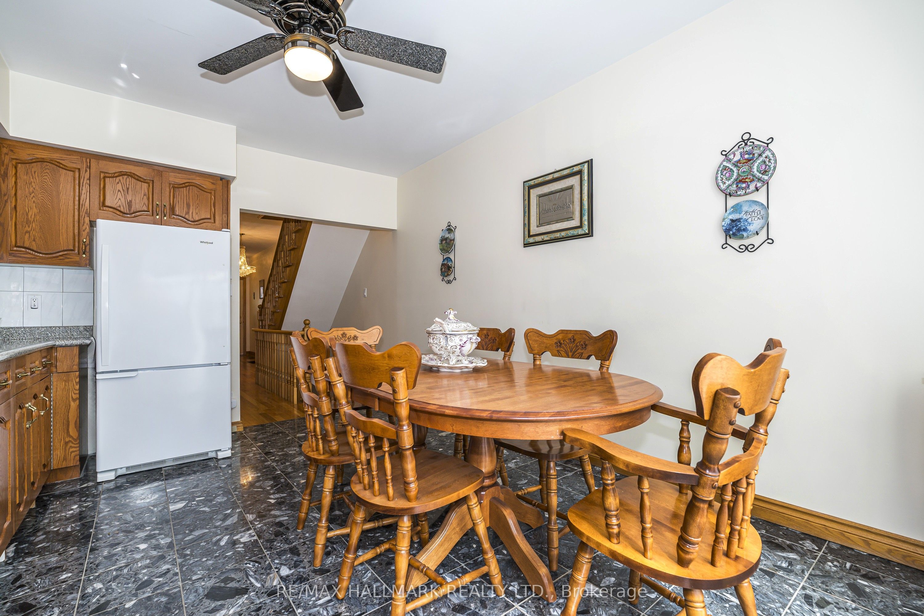 47 Montrose Avenue Property Photo 11