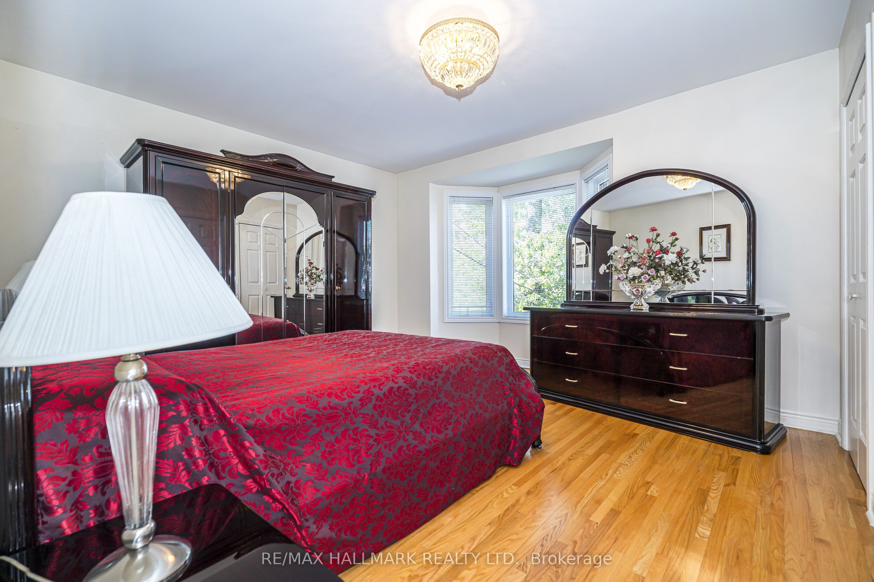 47 Montrose Avenue Property Photo 14