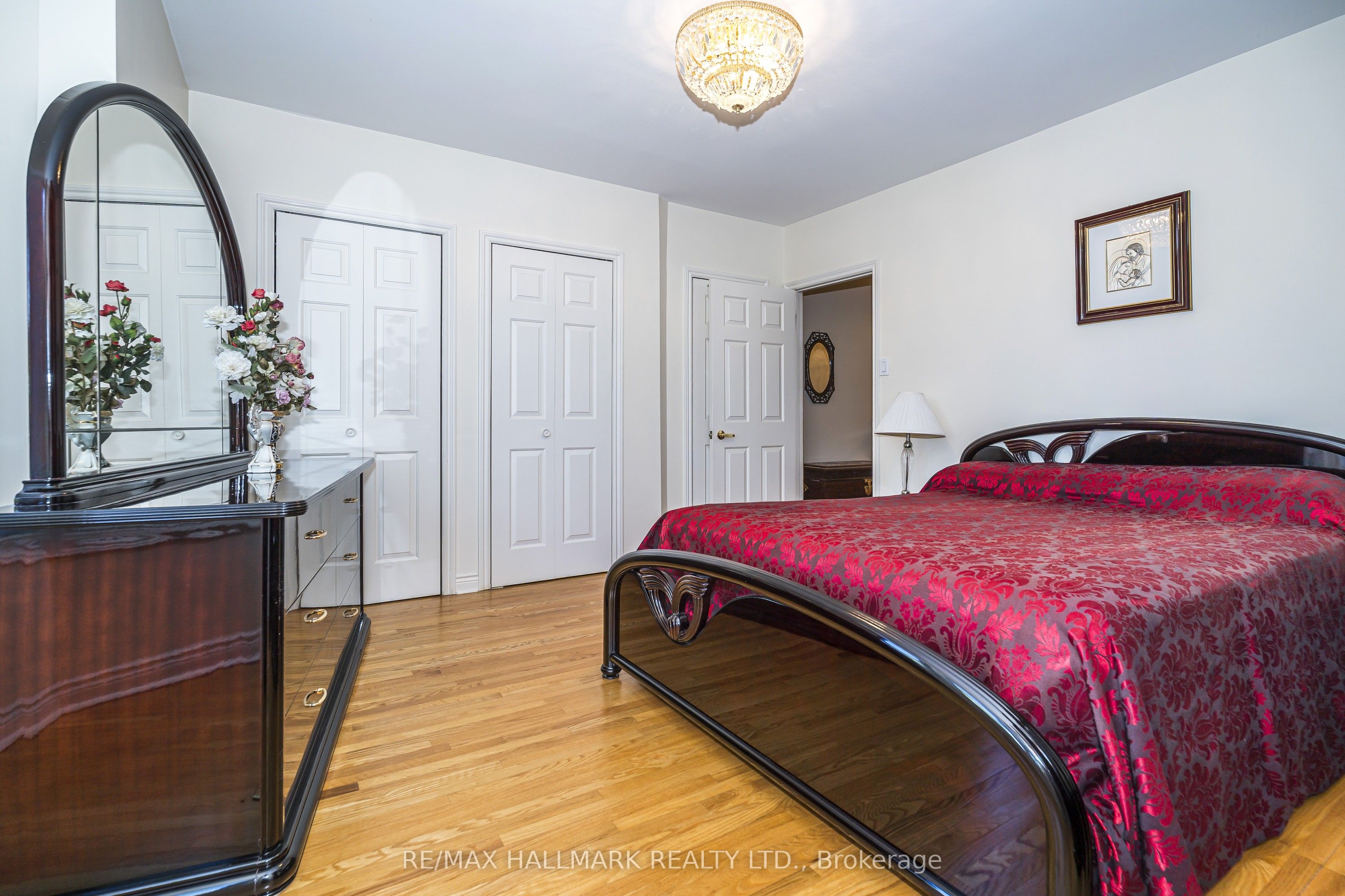 47 Montrose Avenue Property Photo 16