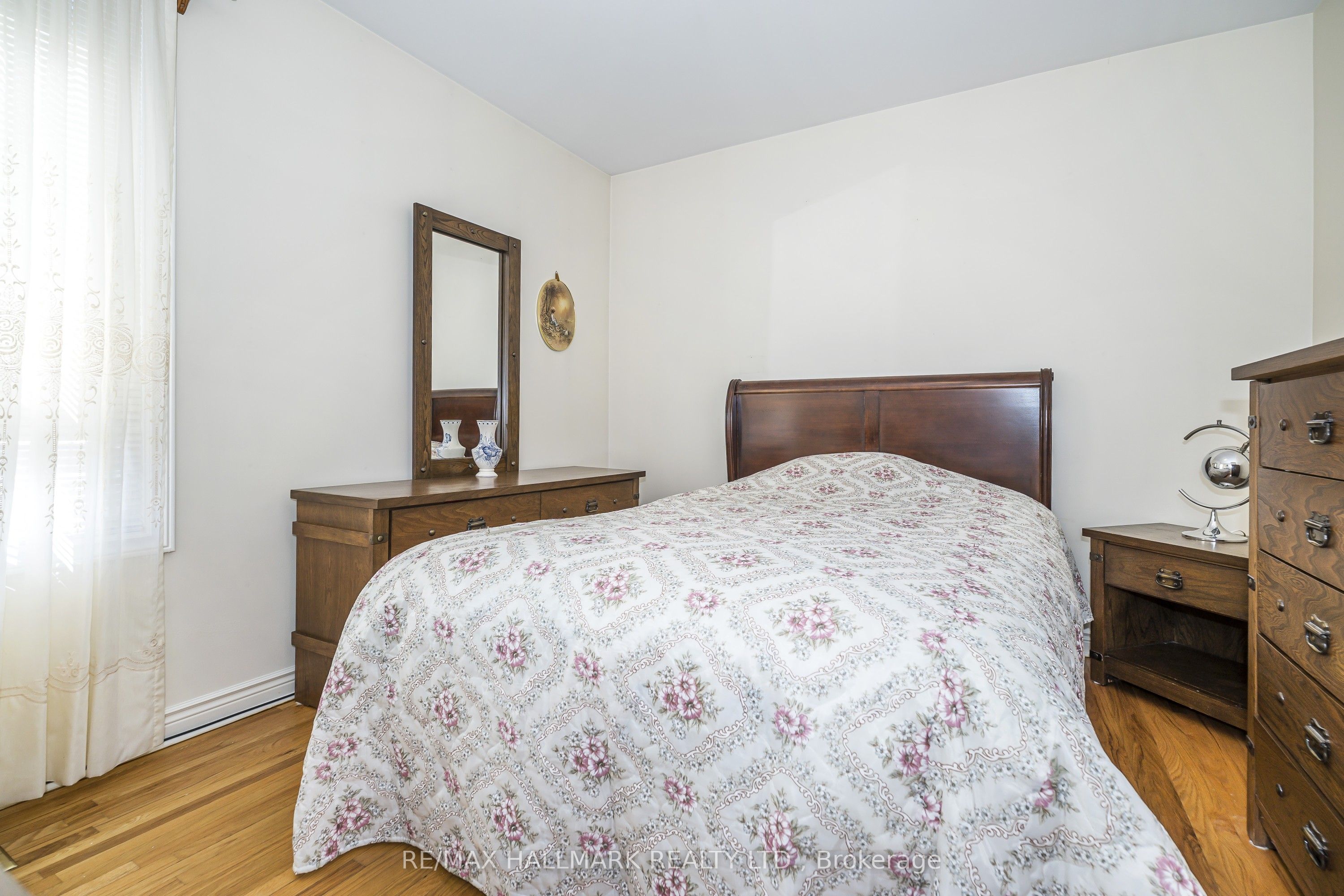 47 Montrose Avenue Property Photo 19