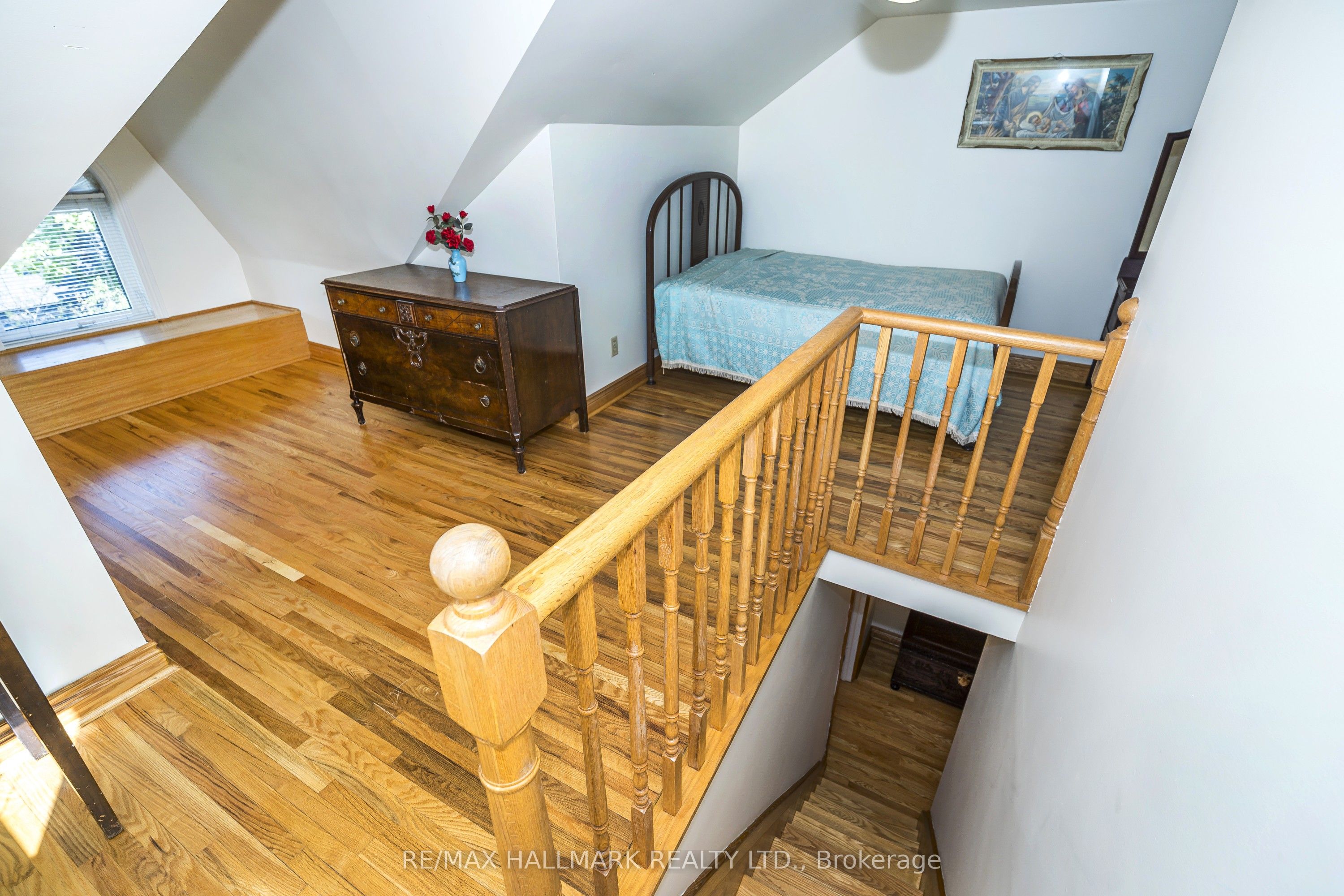 47 Montrose Avenue Property Photo 22