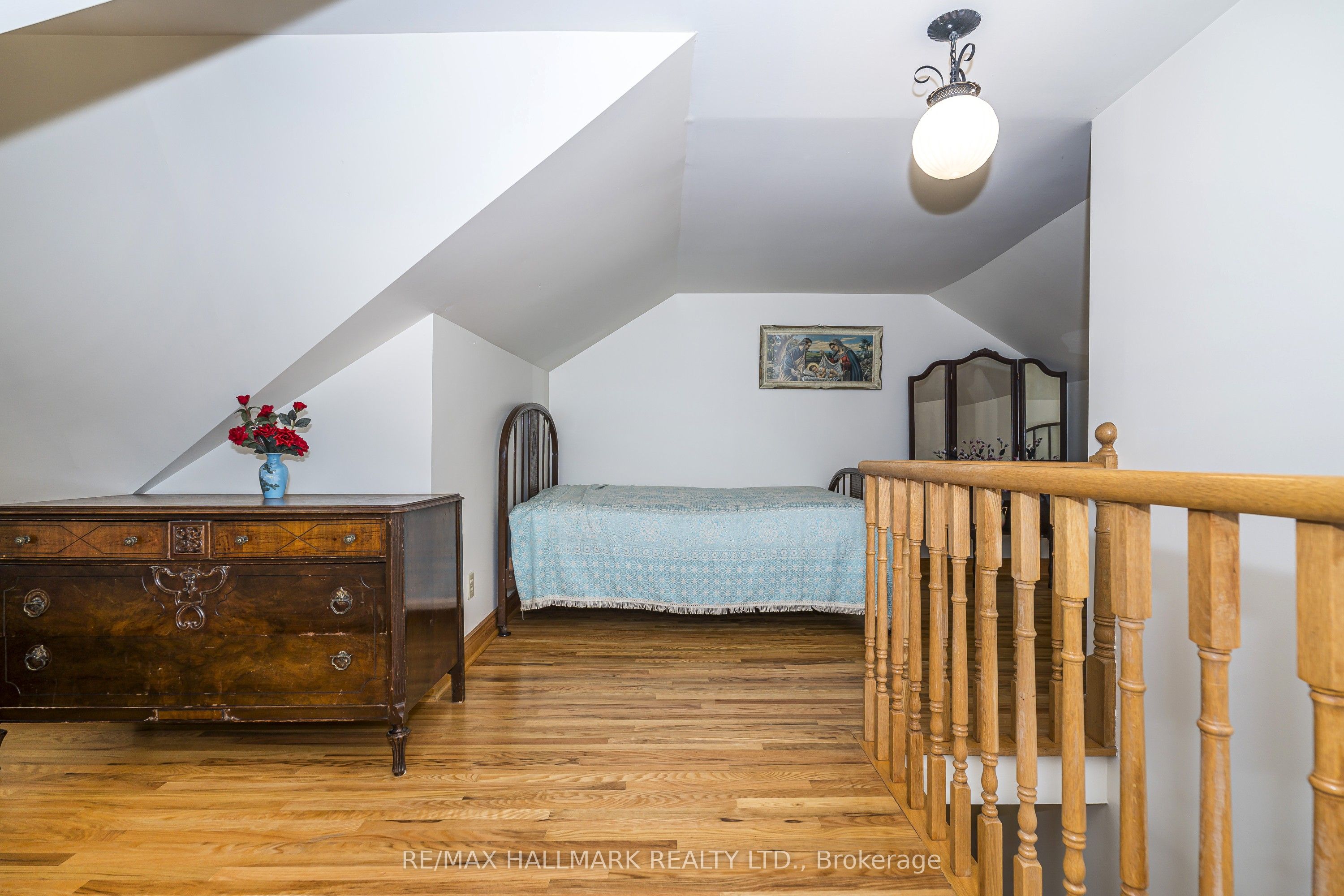 47 Montrose Avenue Property Photo 23