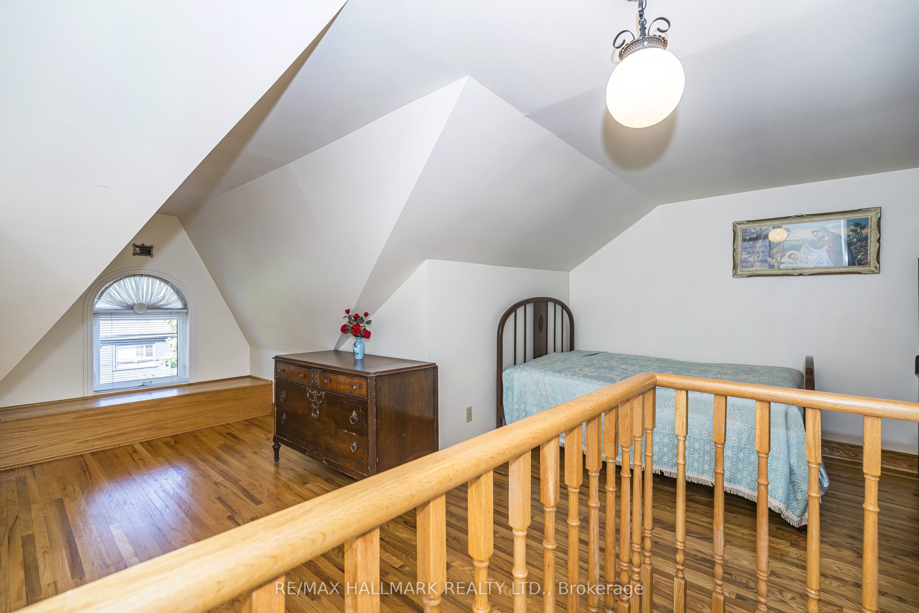47 Montrose Avenue Property Photo 24