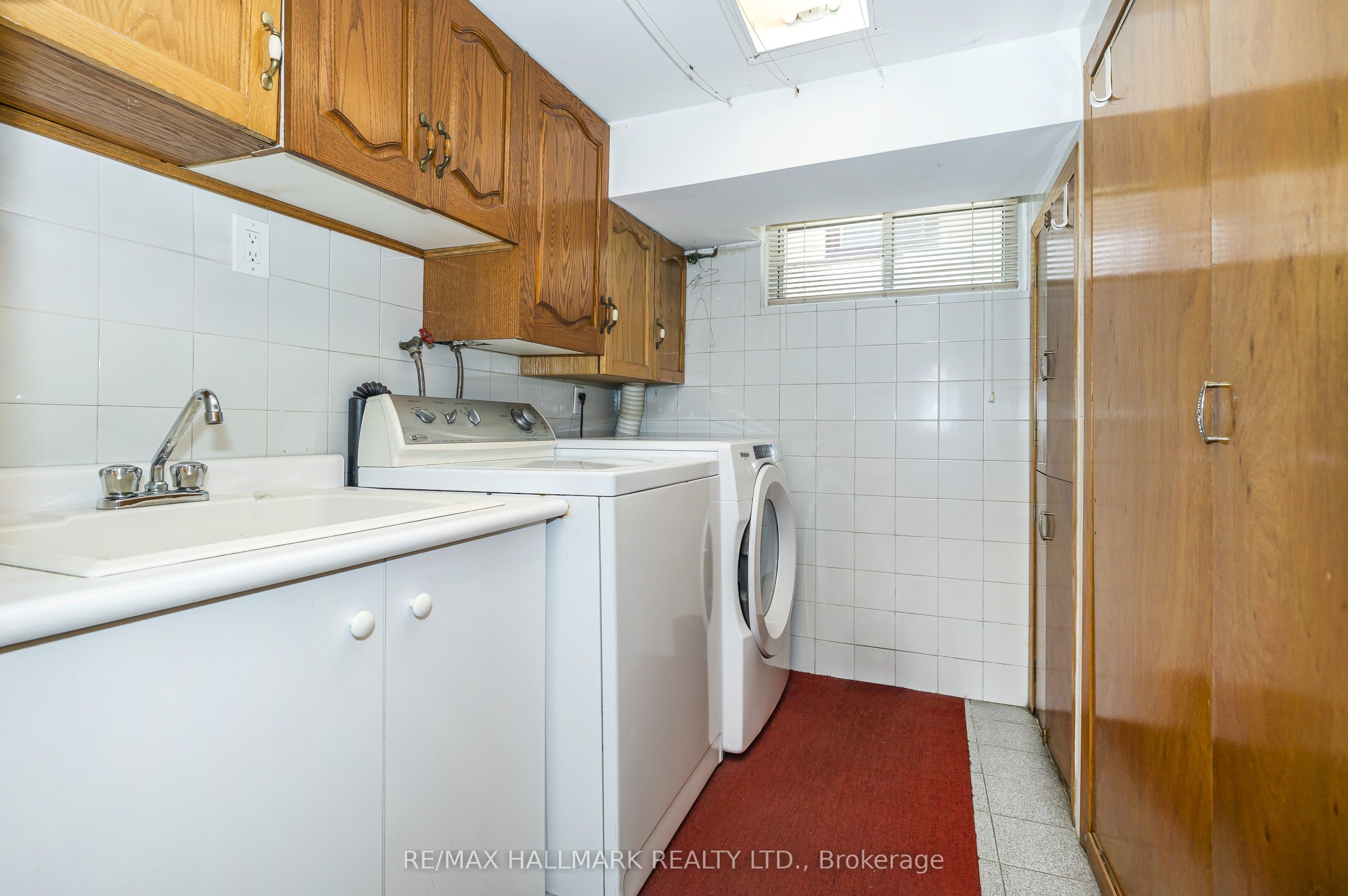 47 Montrose Avenue Property Photo 32