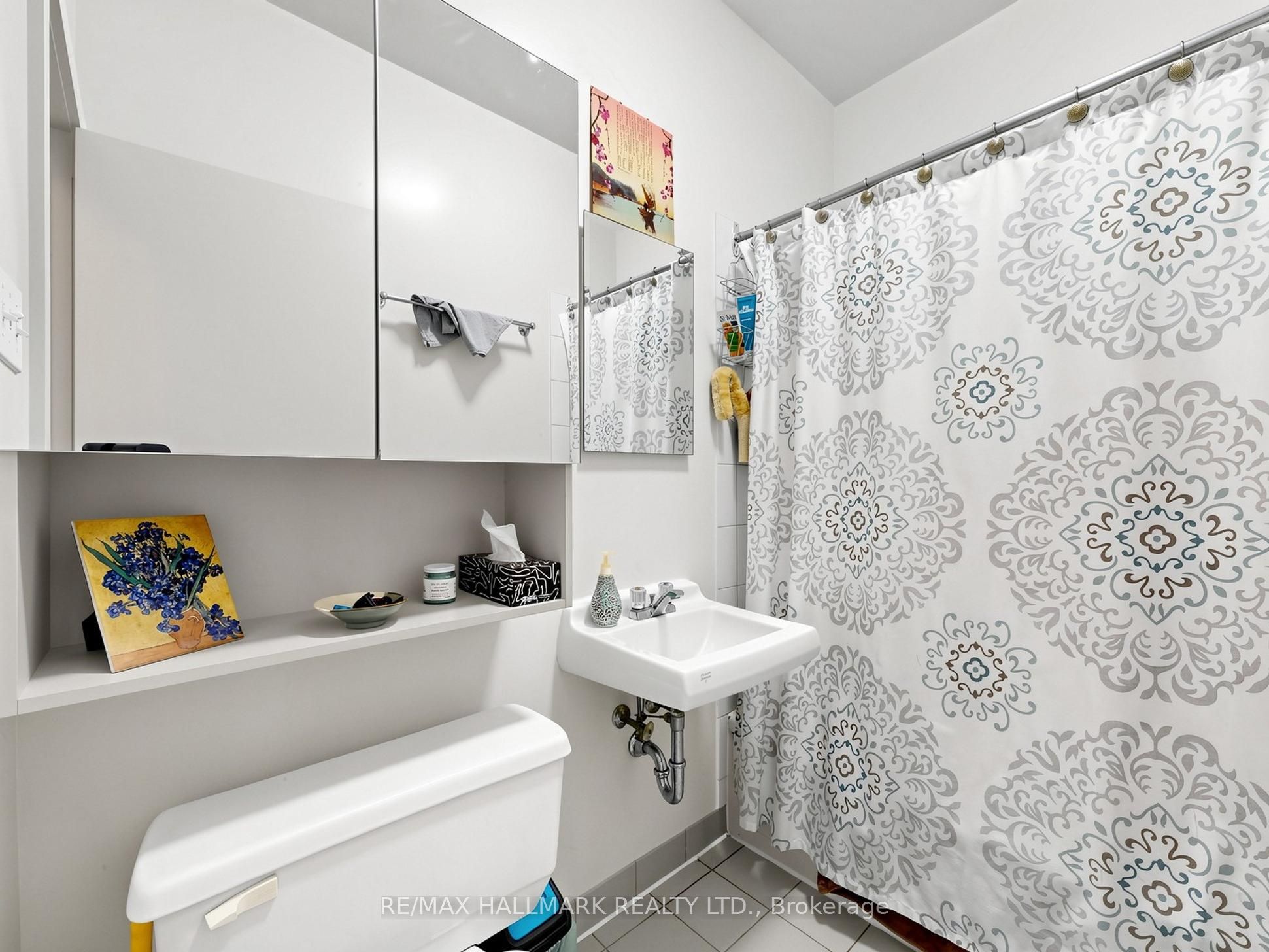 458 Markham Street Property Photo 14