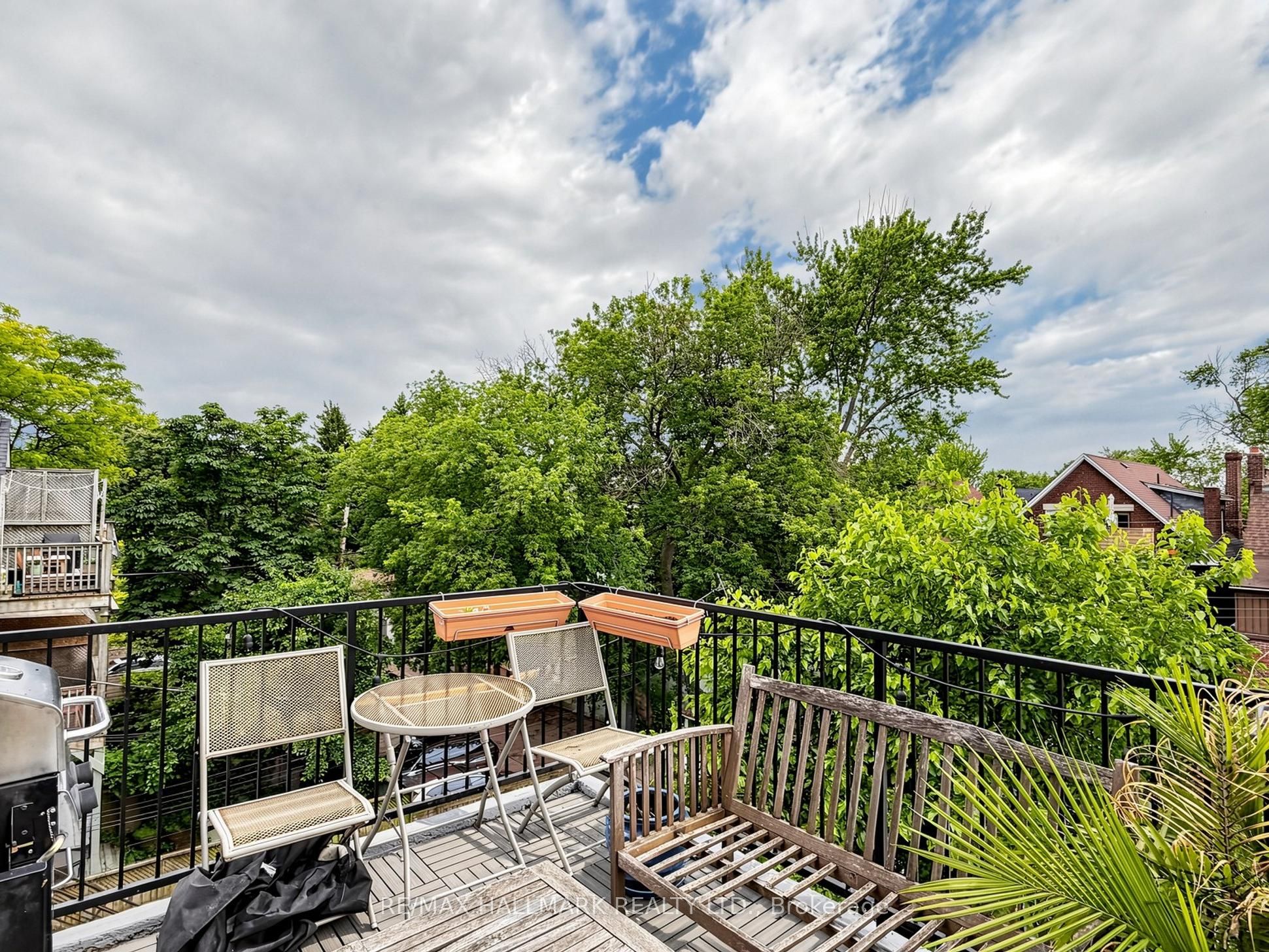458 Markham Street Property Photo 18