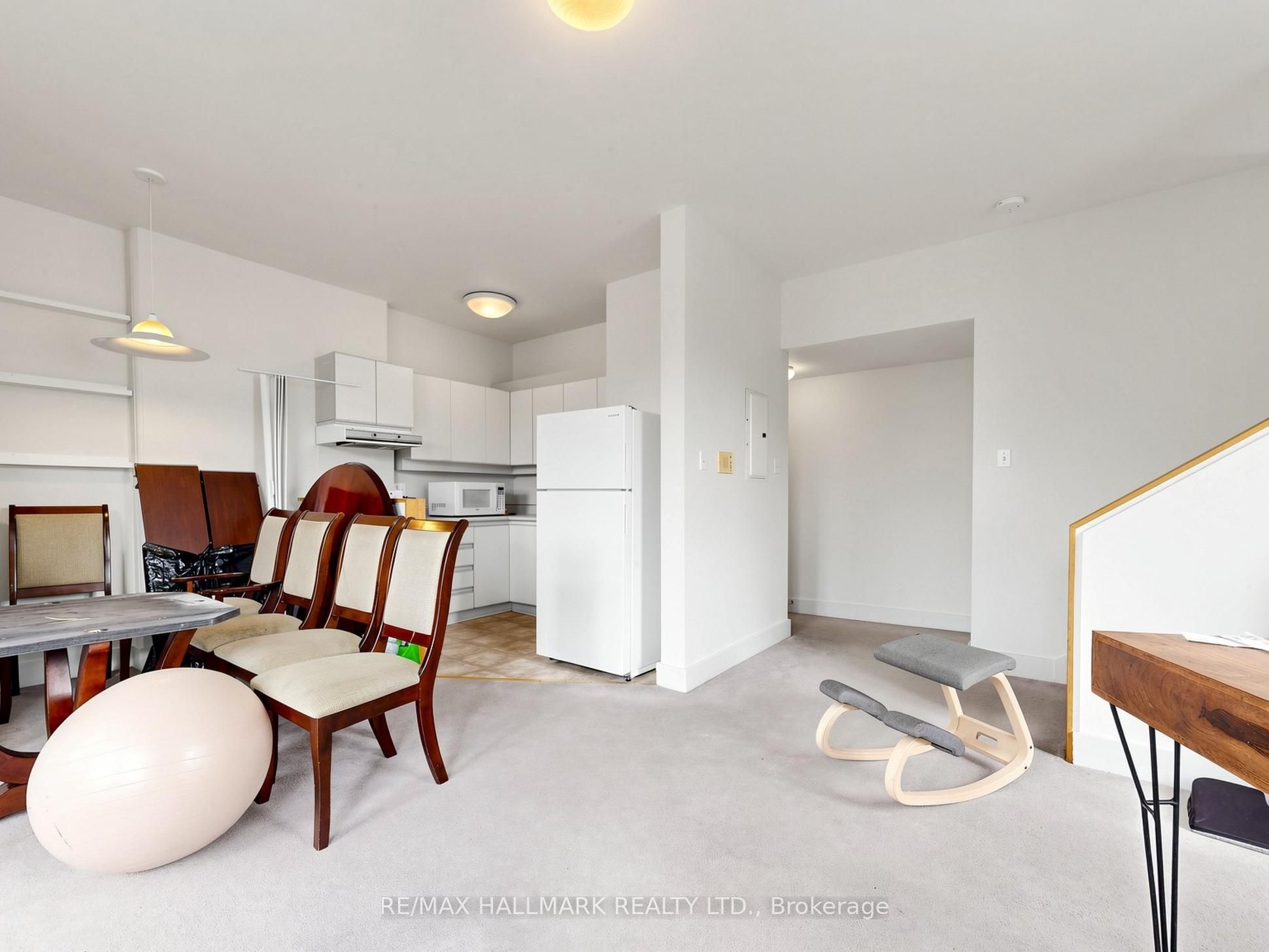 458 Markham Street Property Photo 20