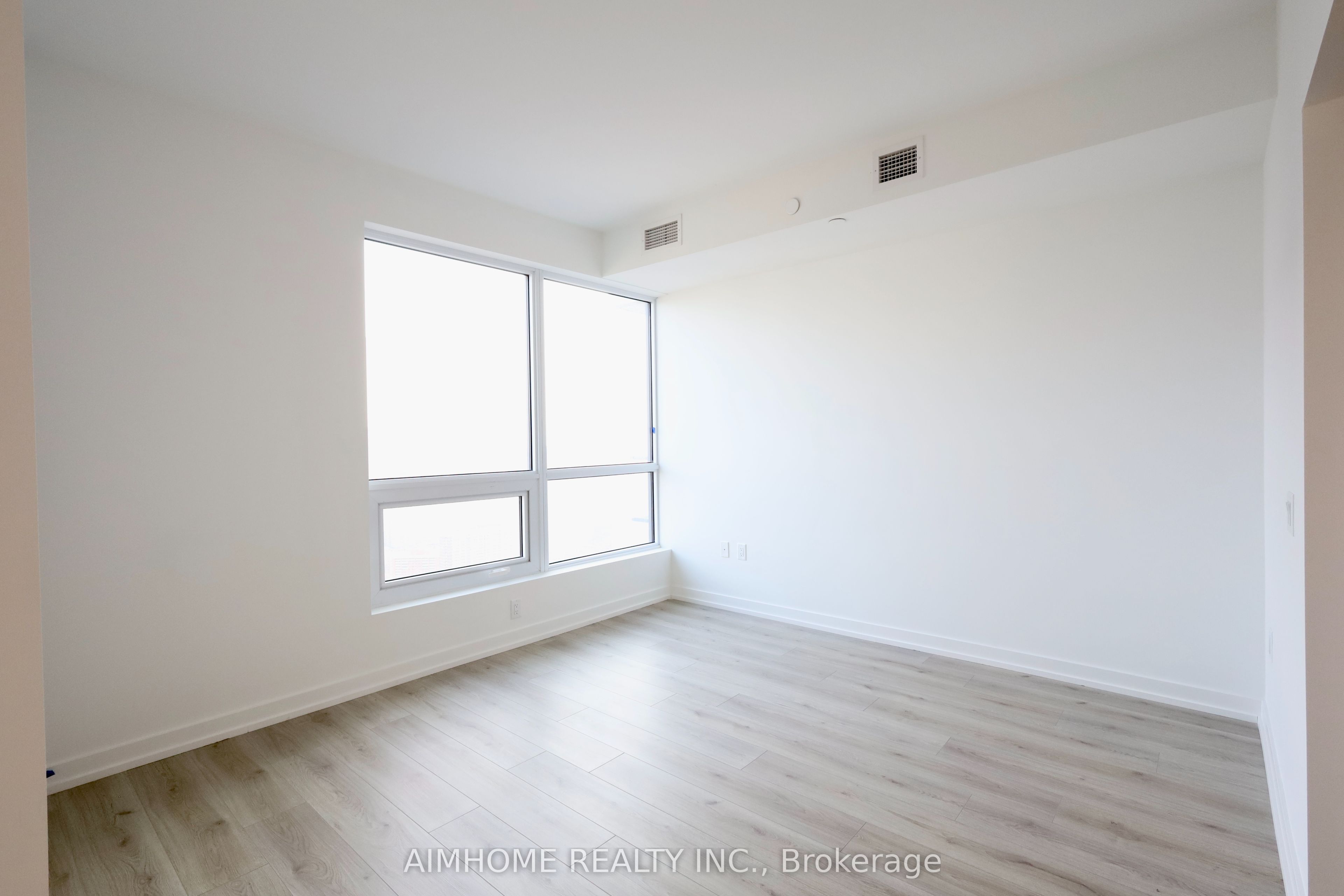 395 Bloor Street E 5011 Property Photo 6