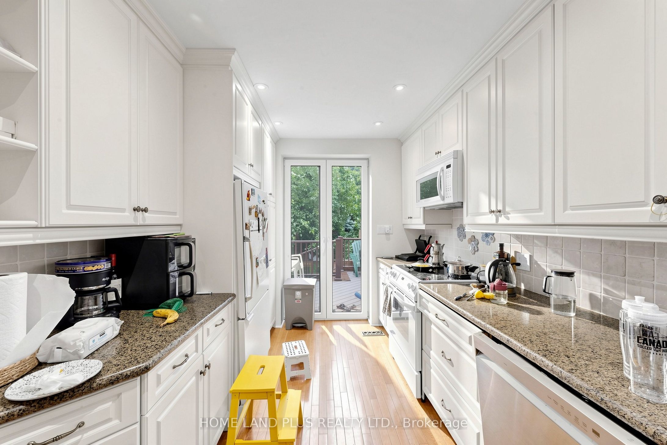 521 Hillsdale Avenue E Property Photo 13