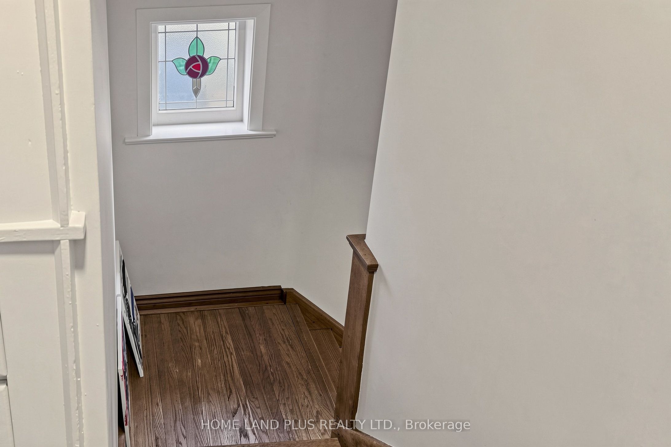 521 Hillsdale Avenue E Property Photo 17