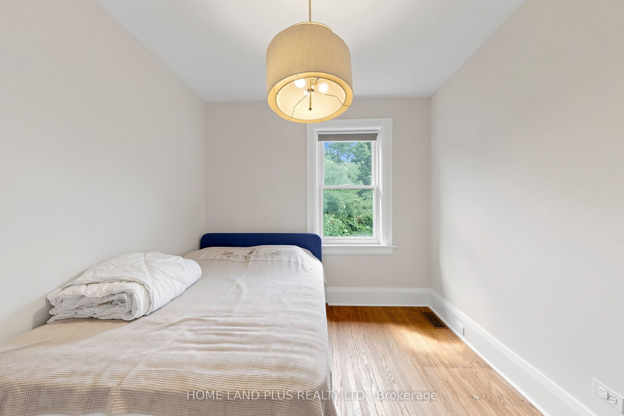 521 Hillsdale Avenue E Property Photo 22