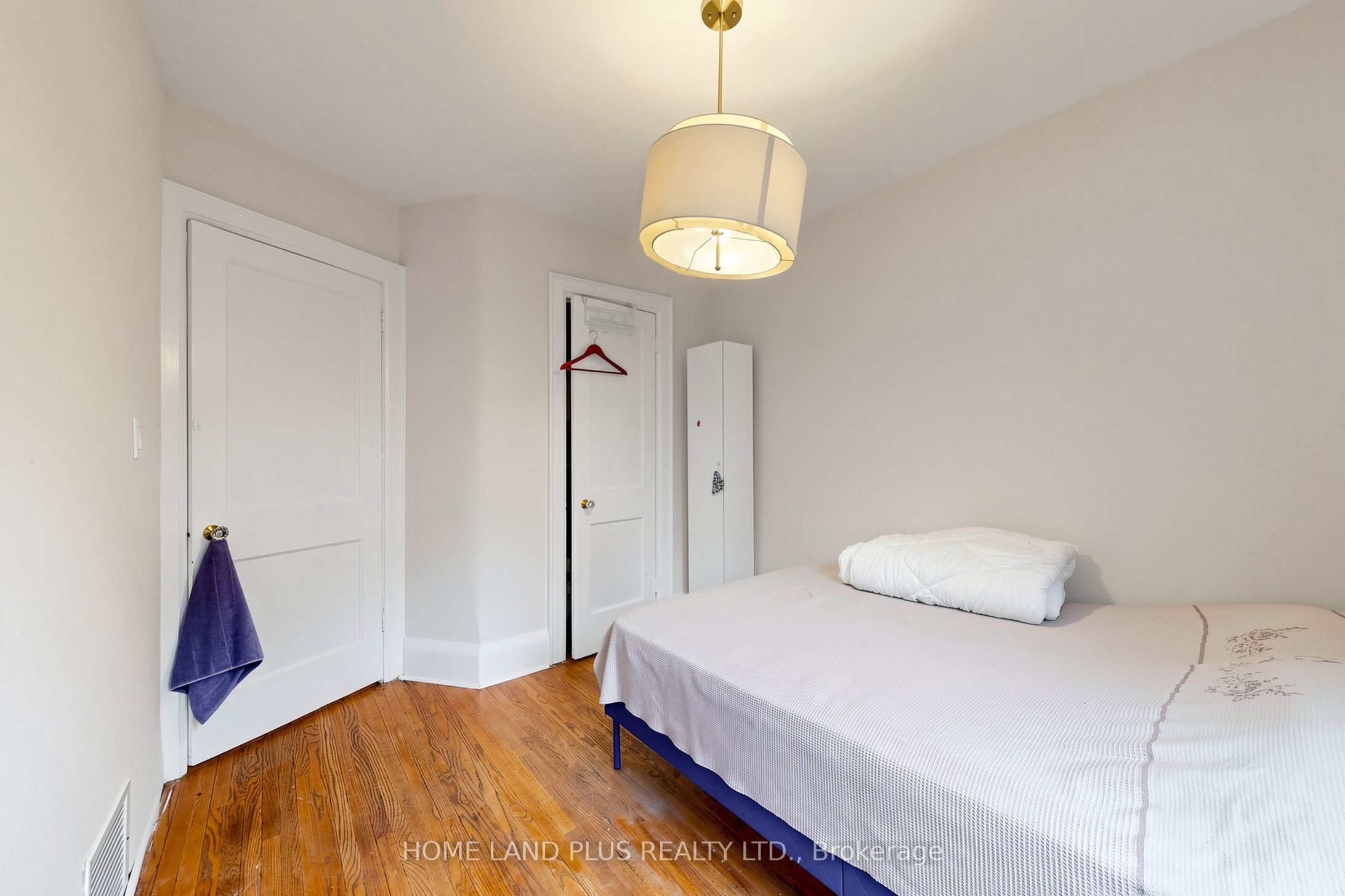 521 Hillsdale Avenue E Property Photo 23