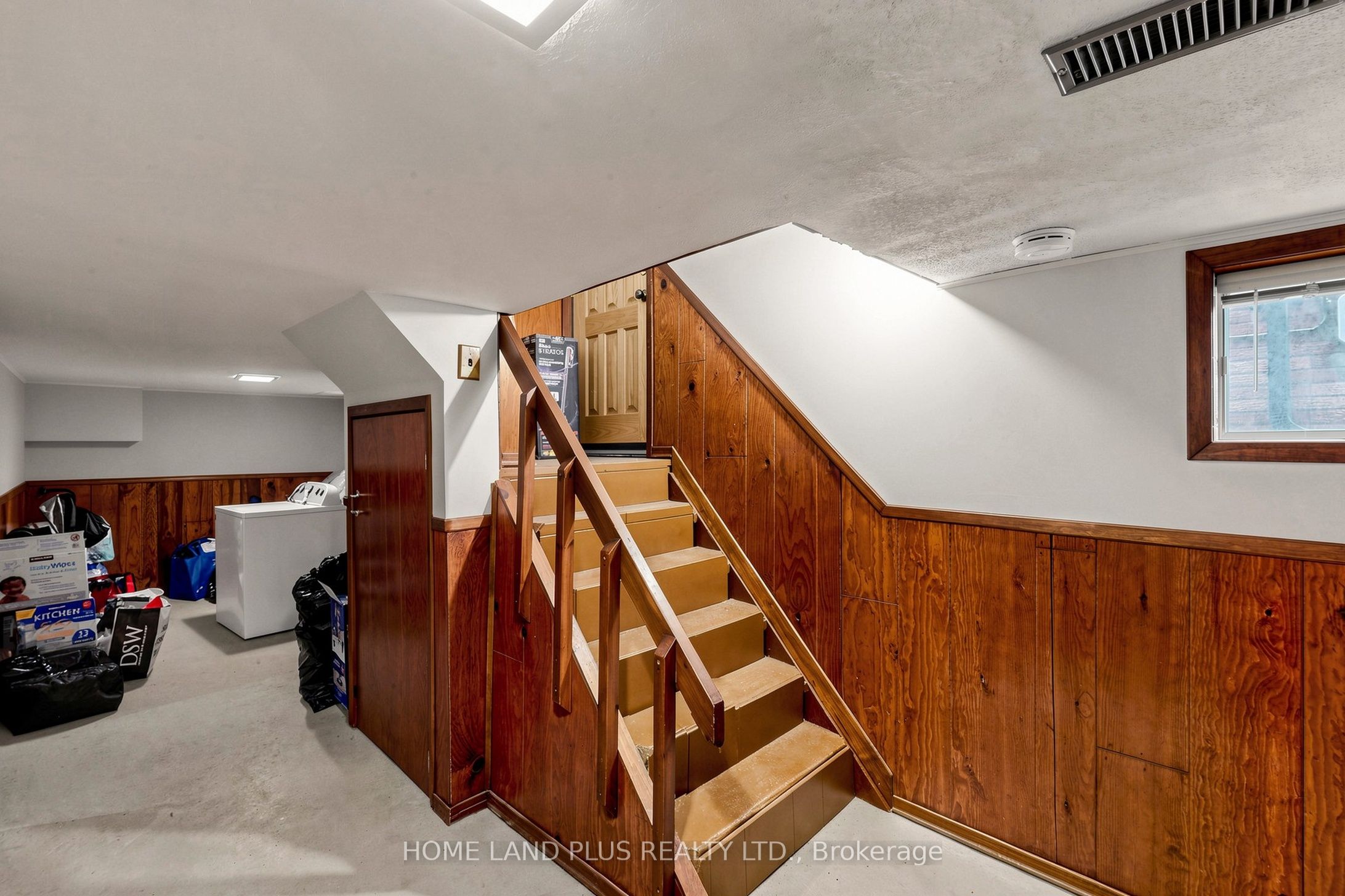 521 Hillsdale Avenue E Property Photo 28