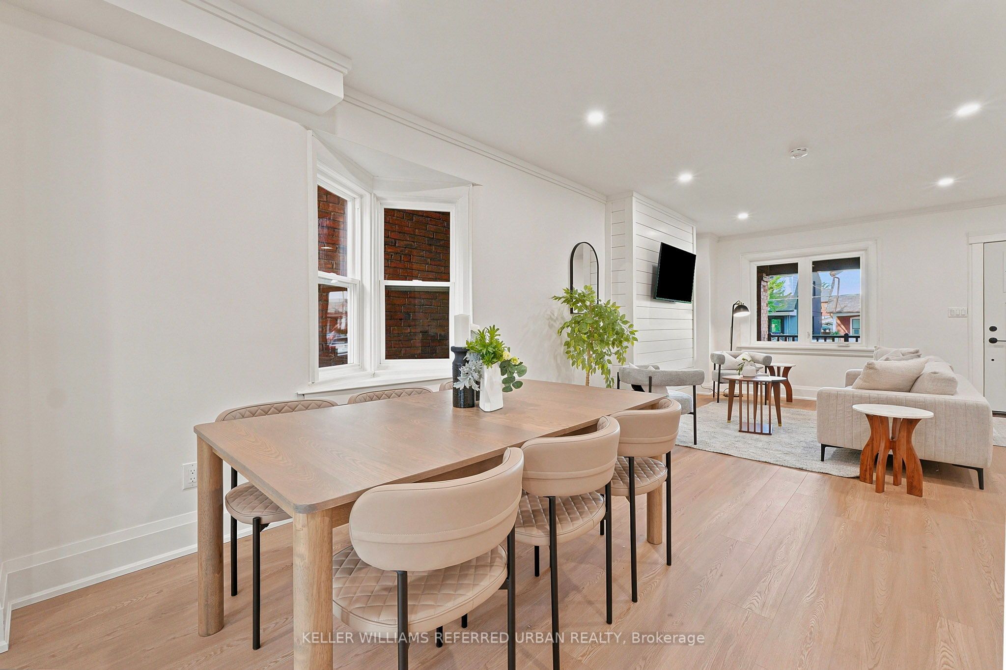 220 Westmount Avenue Property Photo 8