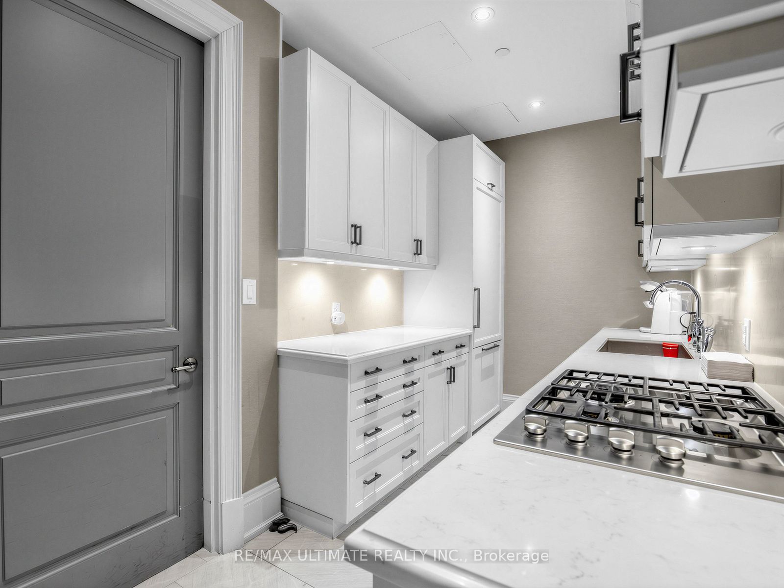 133 Hazelton Avenue 202 Property Photo 37