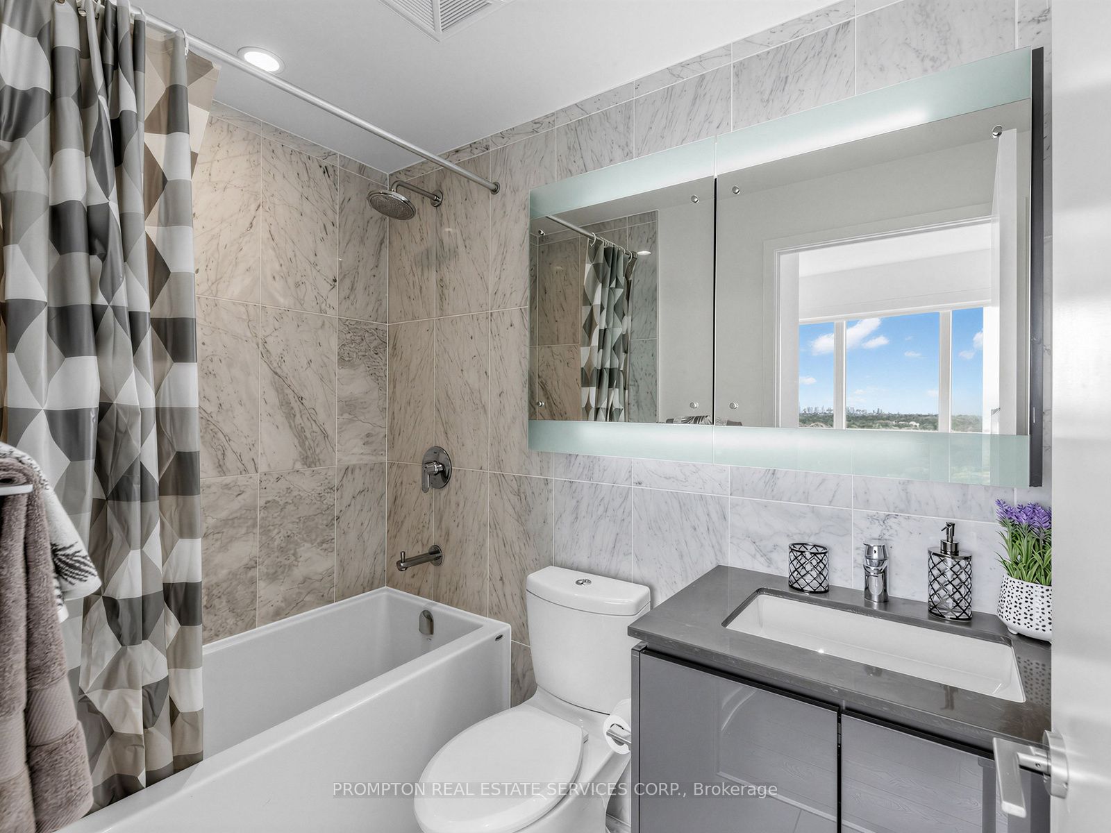 115 Mcmahon Drive 1710 Property Photo 15