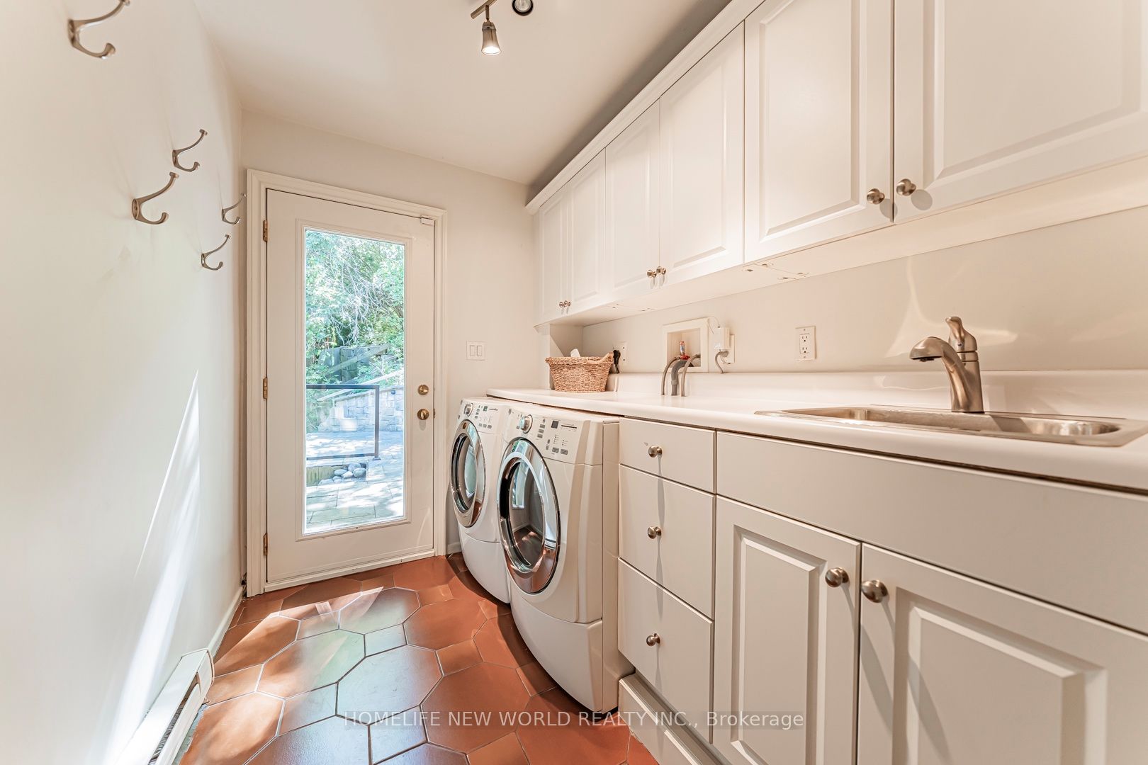 1 Campbell Crescent Property Photo 13