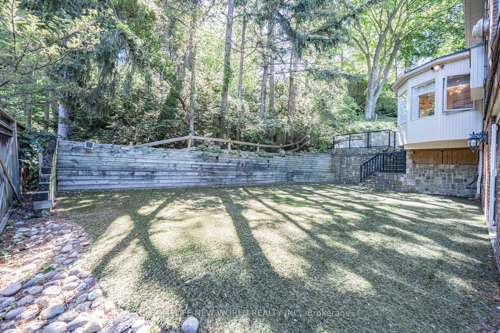 1 Campbell Crescent Property Photo 28