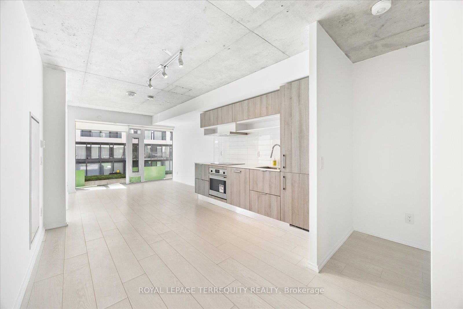 5 Soudan Avenue 703 Property Photo 6