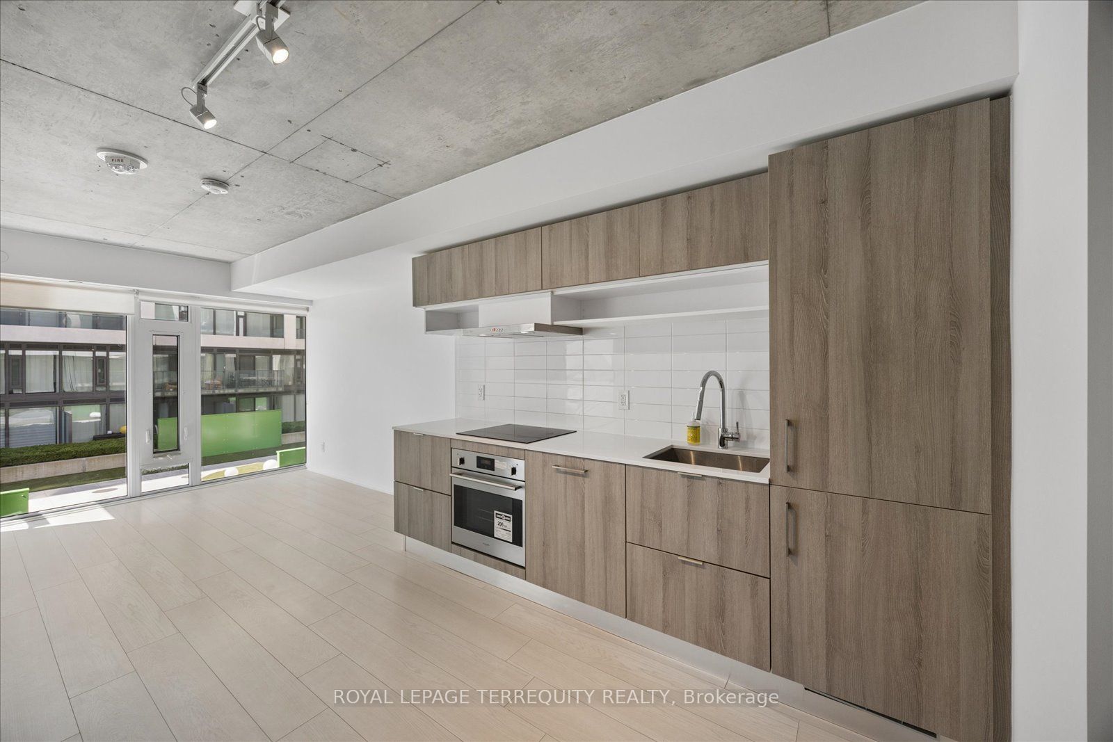 5 Soudan Avenue 703 Property Photo 7