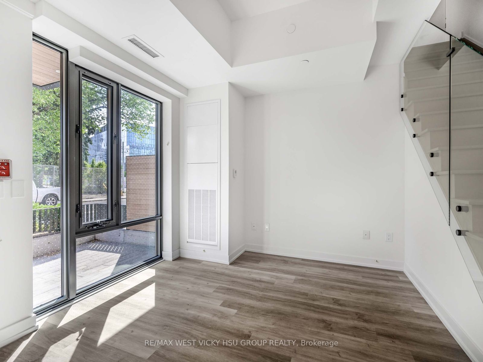 28 Eastern Avenue Th105 #6 Property Photo 6