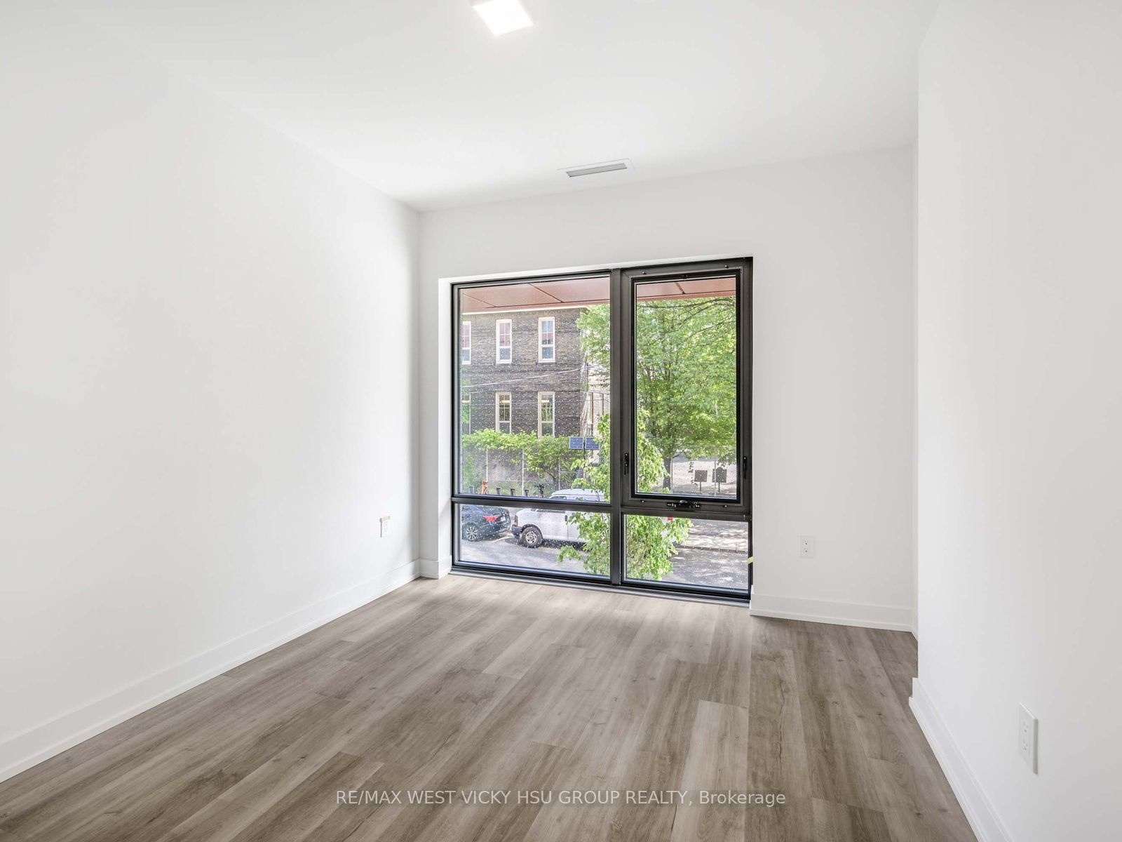 28 Eastern Avenue Th105 #6 Property Photo 17