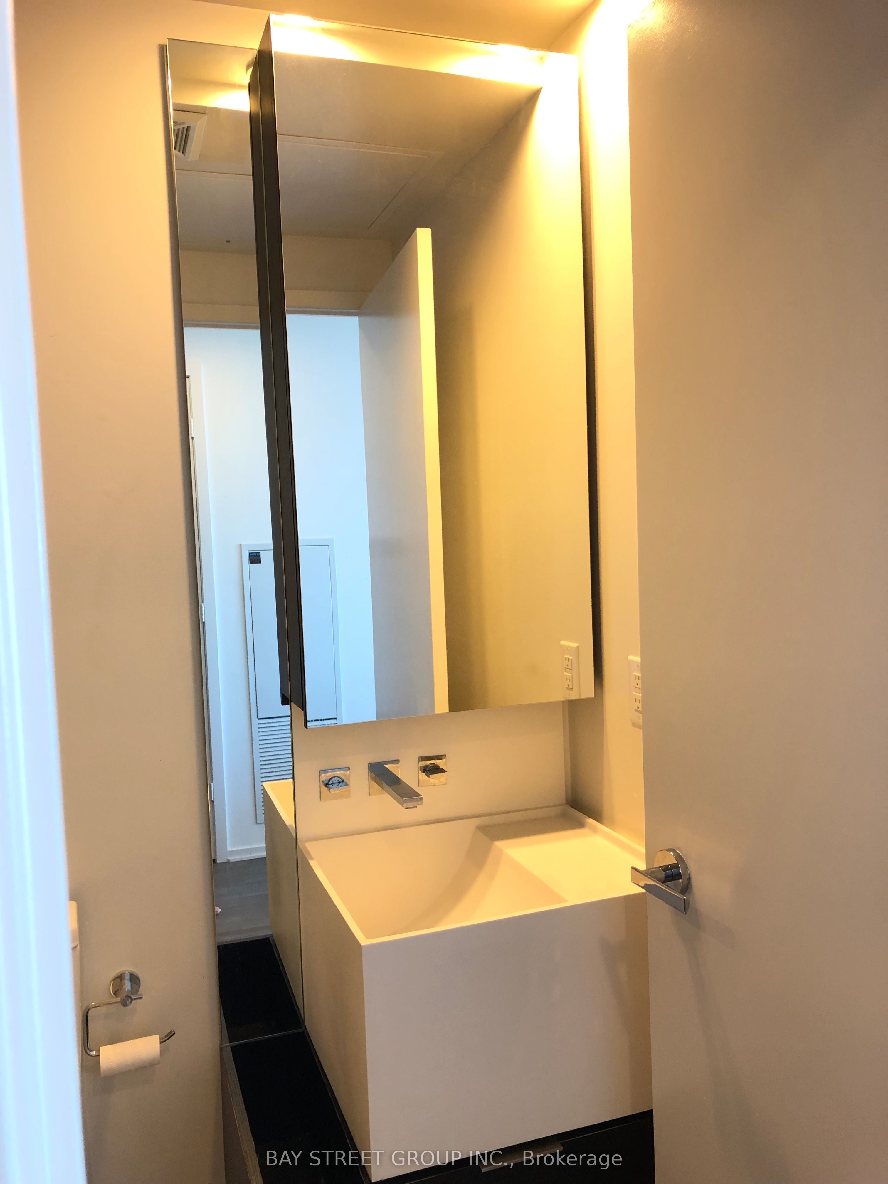 1 Bloor Street E 6302 Property Photo 15