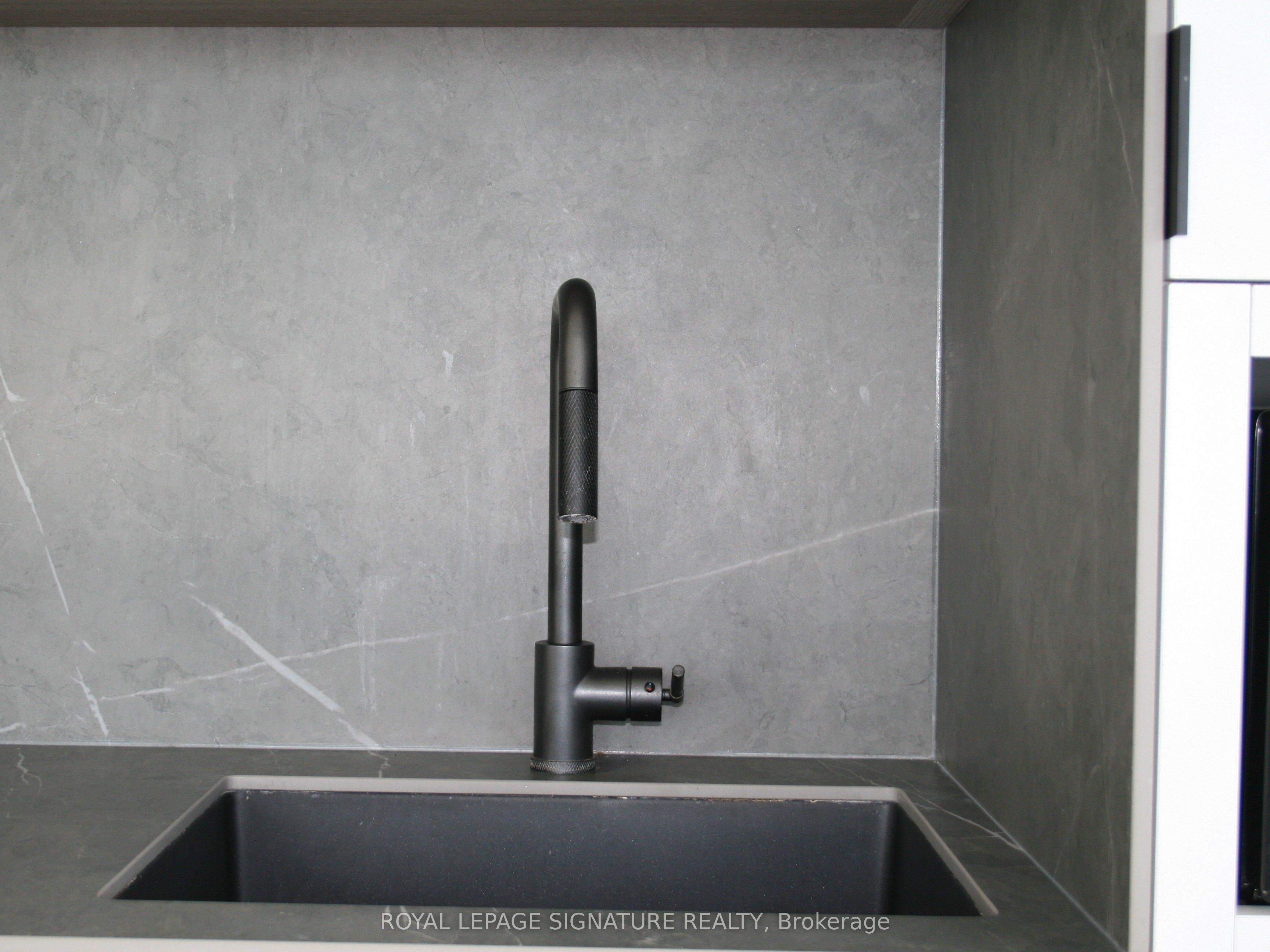 55 Charles Street E 4002 Property Photo 13