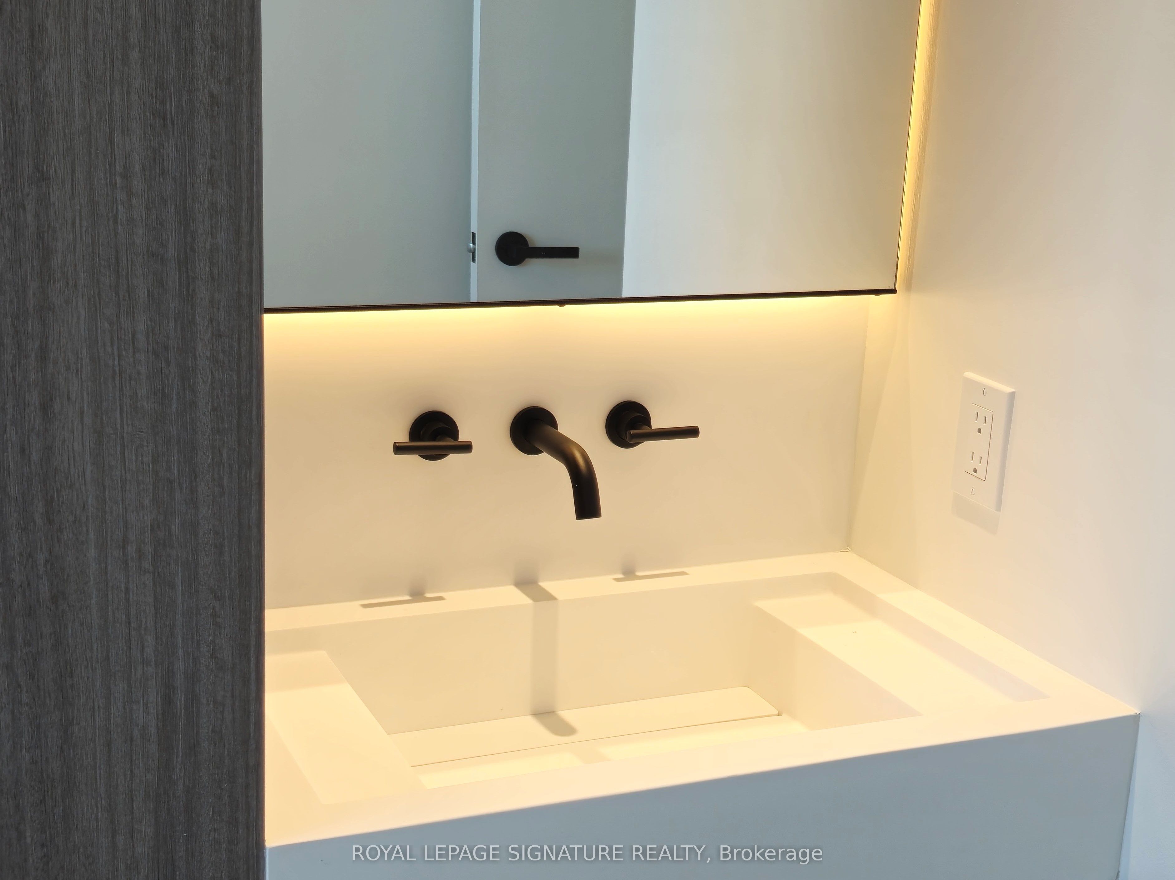 55 Charles Street E 4002 Property Photo 22