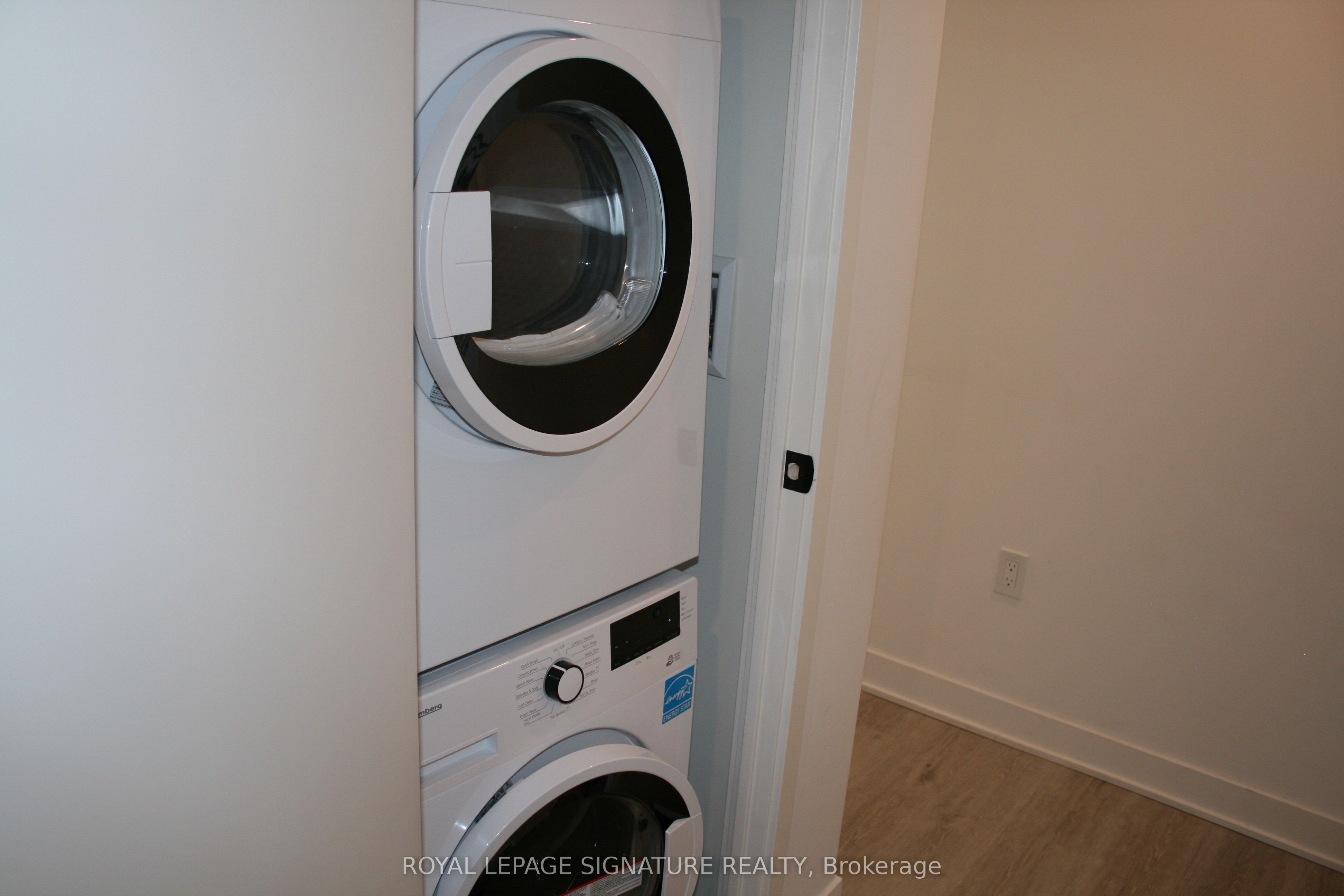 55 Charles Street E 4002 Property Photo 29