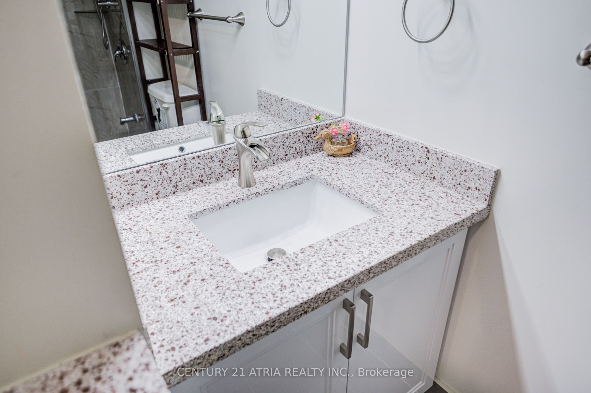18 Sommerset Way 1609 Property Photo 6
