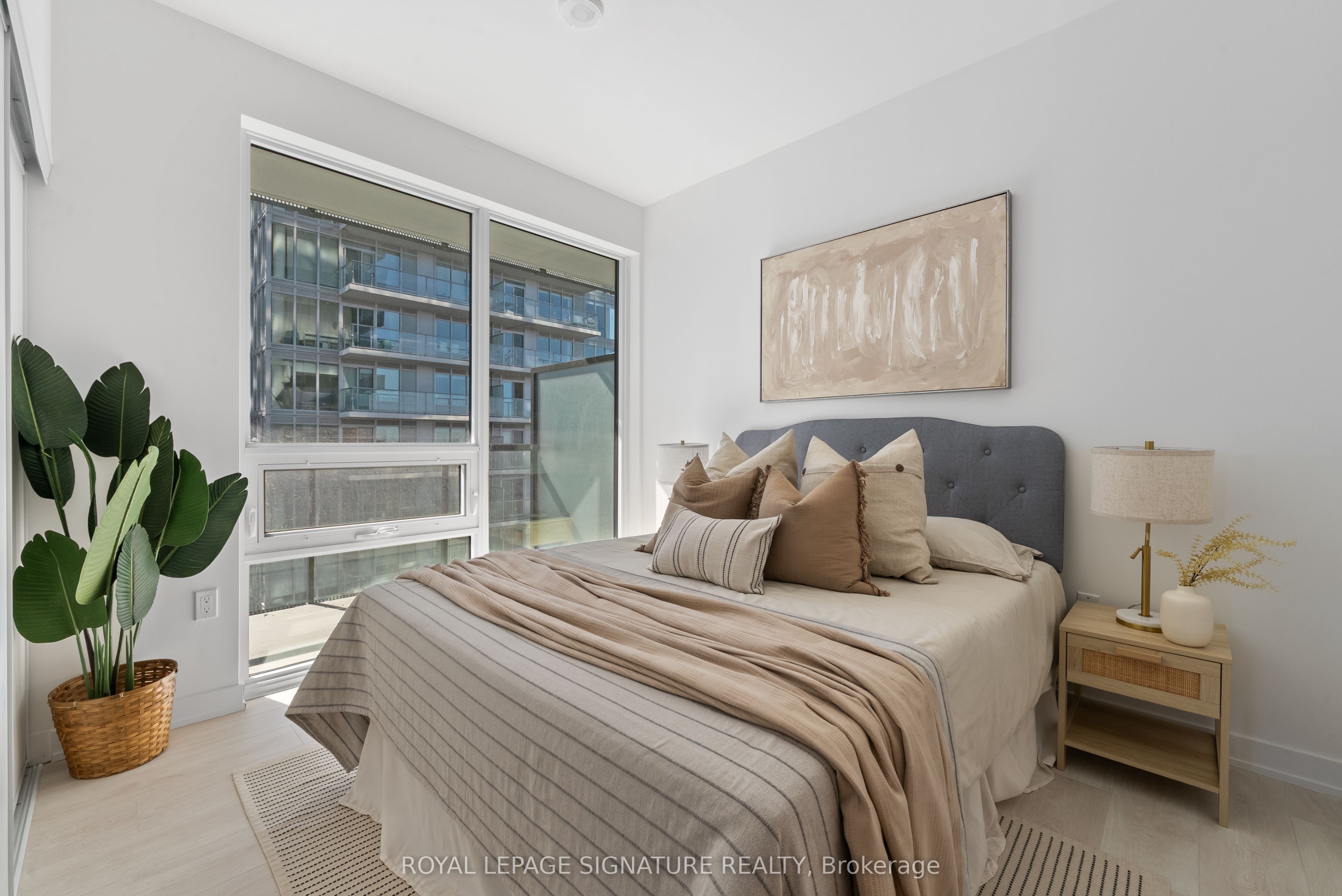 117 Broadway Avenue 2502 Property Photo 6