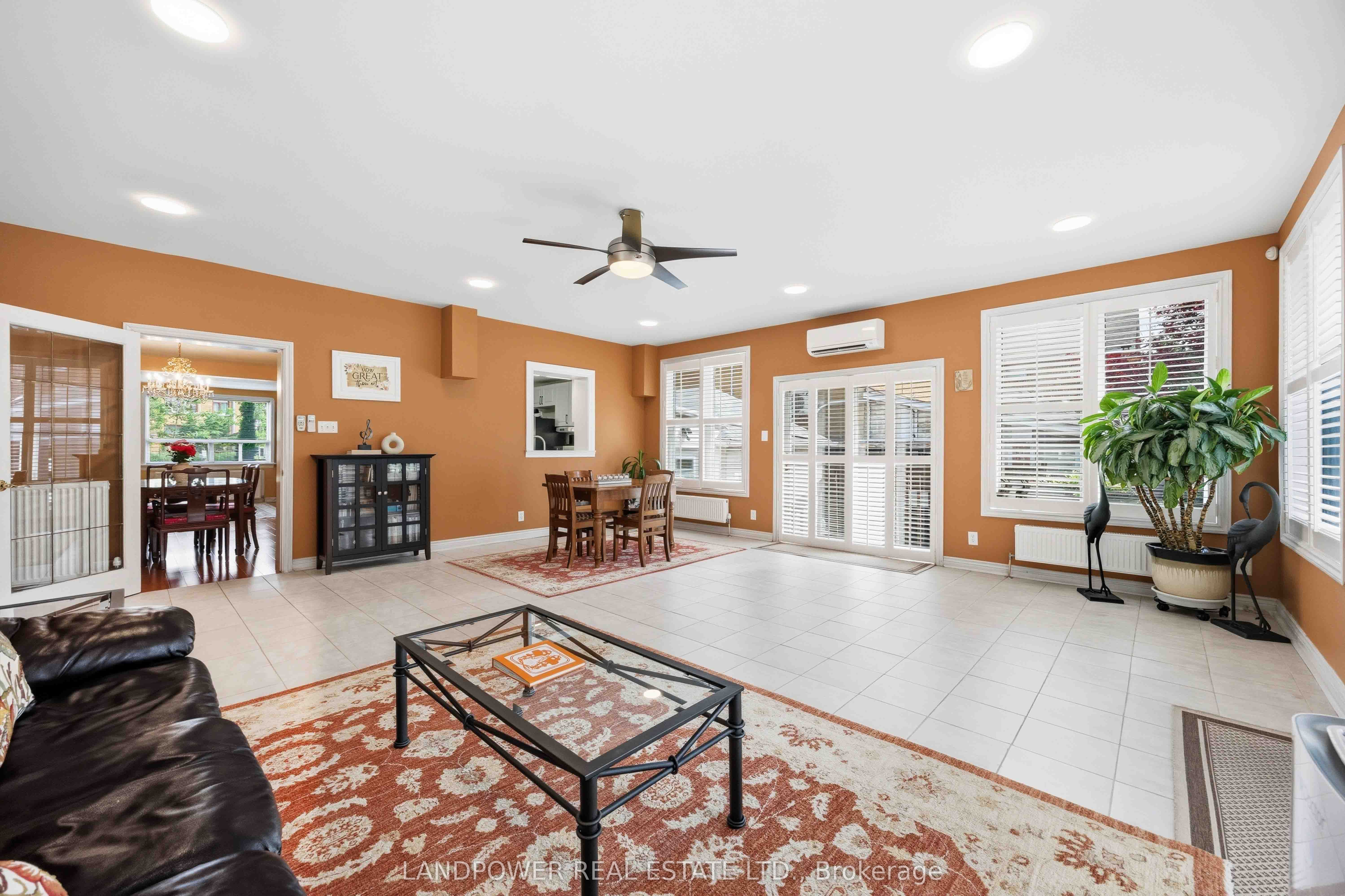 549 Lawrence Avenue W Property Photo 11