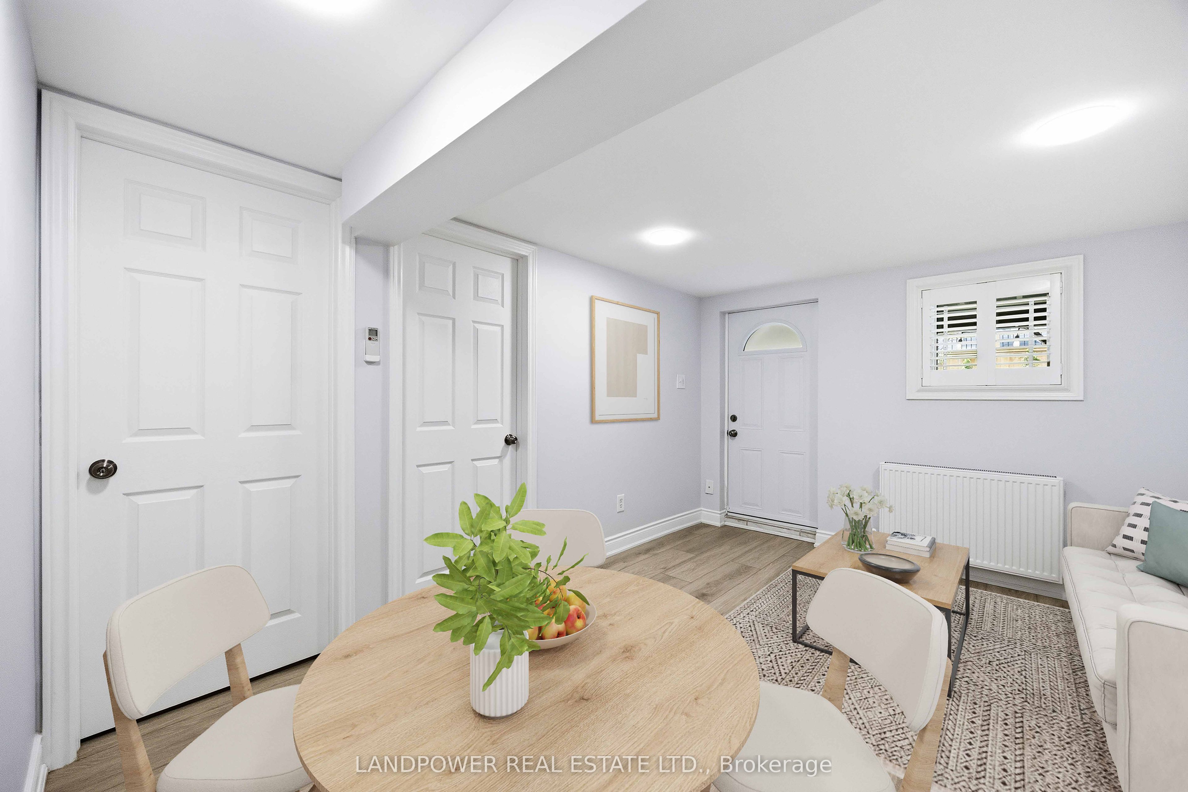549 Lawrence Avenue W Property Photo 33