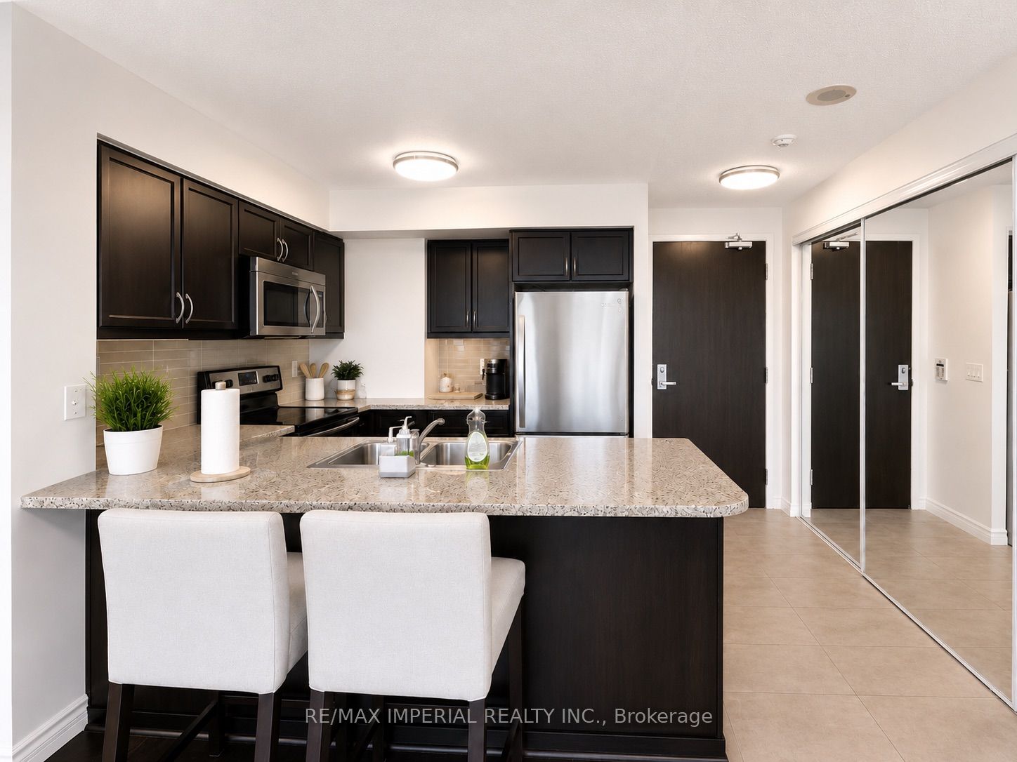 25 Lower Simcoe Street Ph15 Property Photo 1