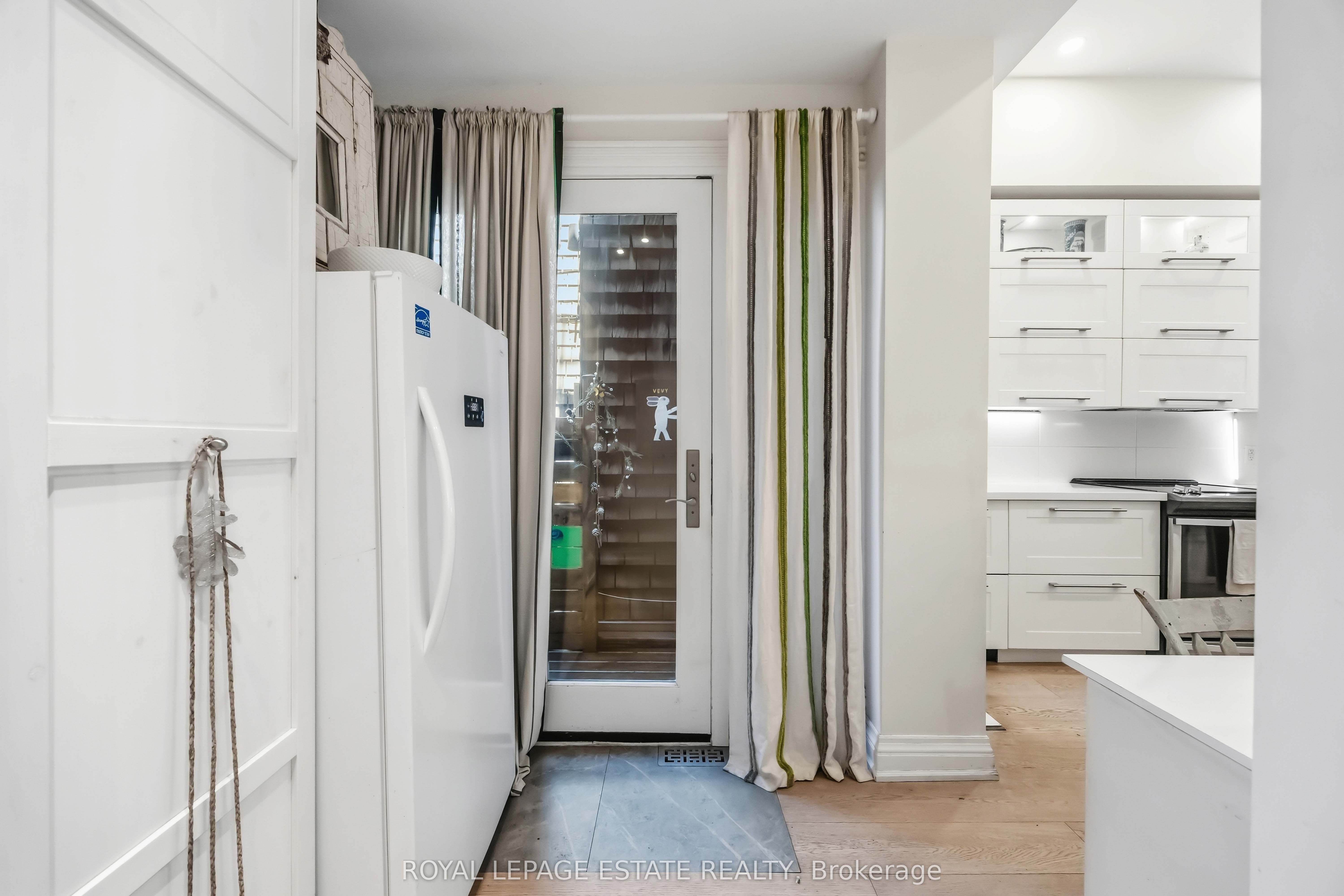 100 Seaton Street Main Property Photo 9