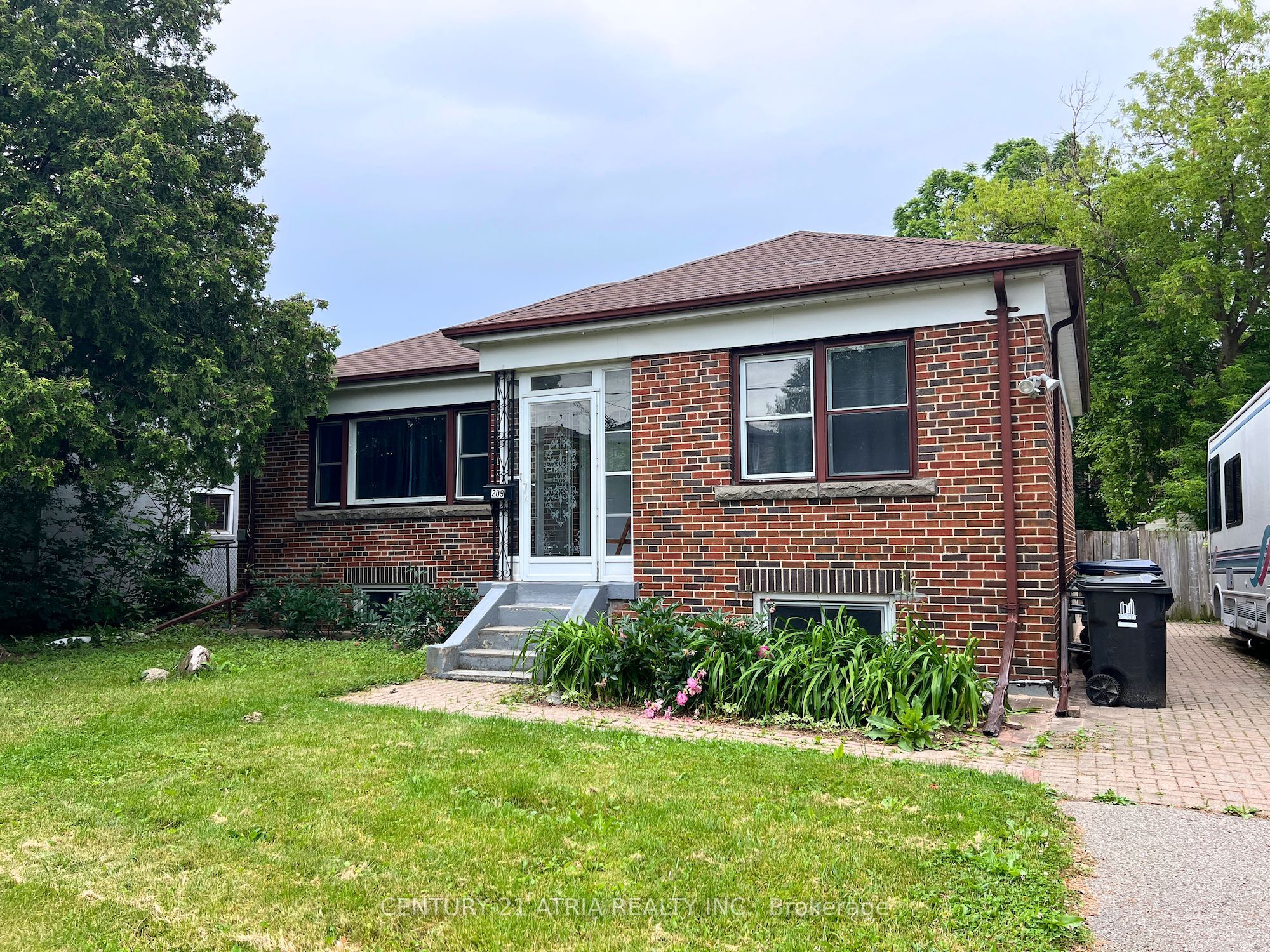 209 Hendon Avenue Bsmt Property Photo 1