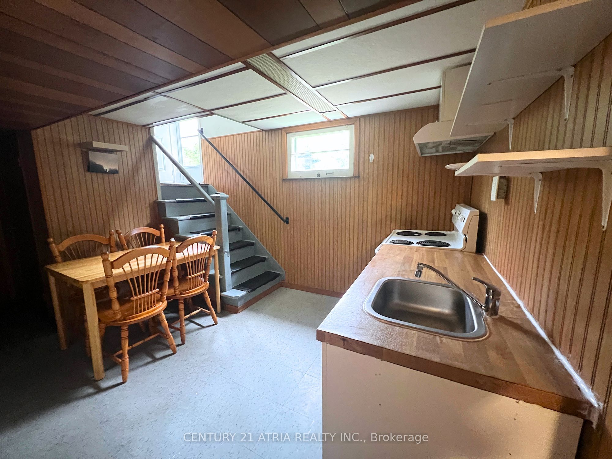 209 Hendon Avenue Bsmt Property Photo 4