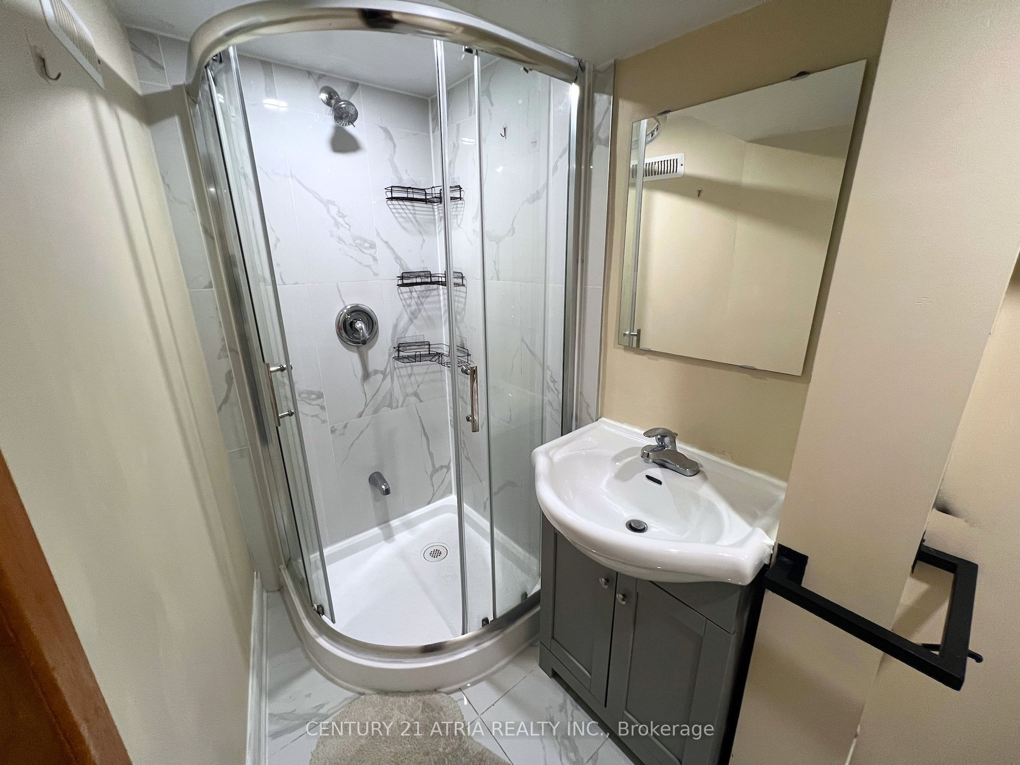 209 Hendon Avenue Bsmt Property Photo 8
