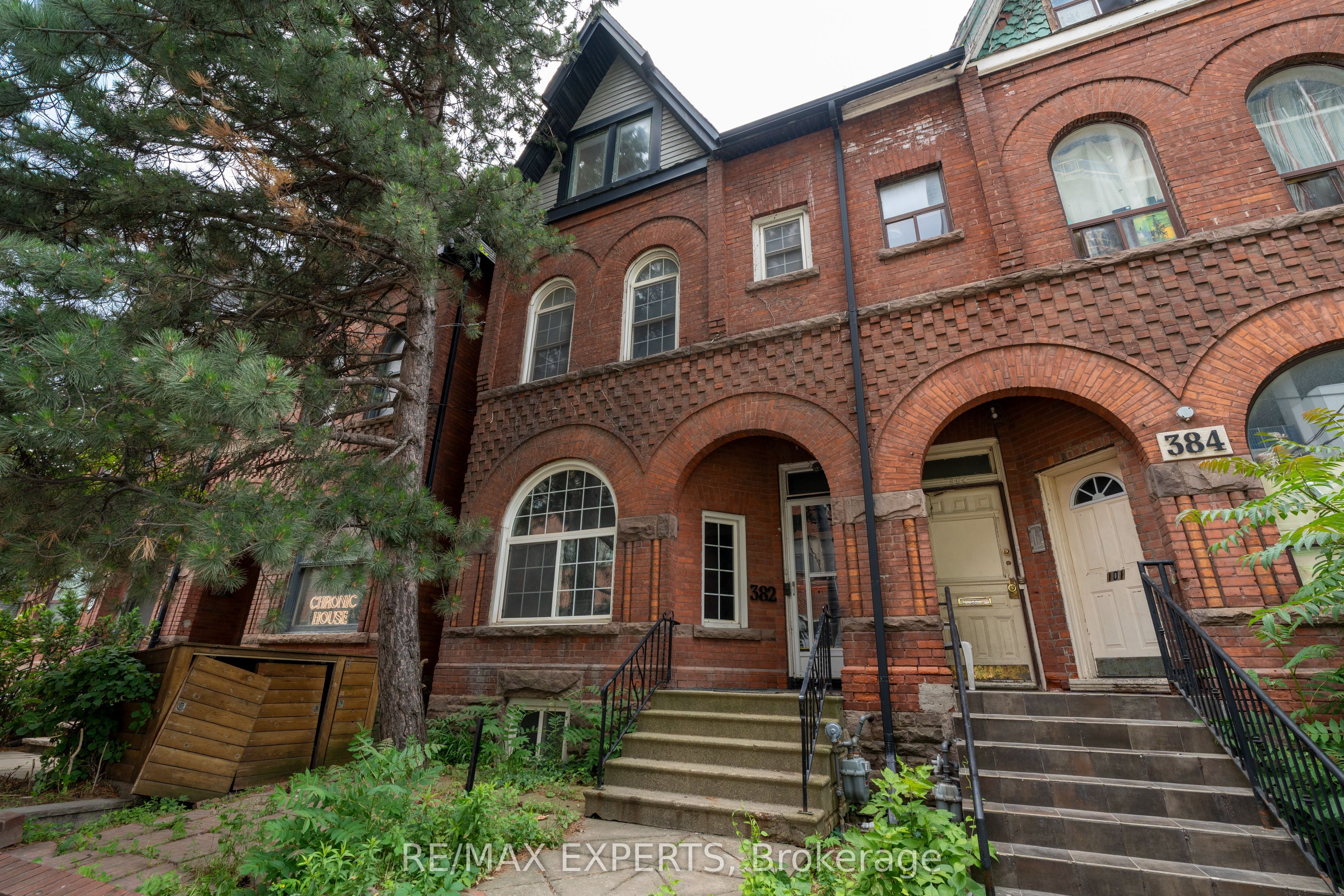 382 Bathurst Street Property Photo 1