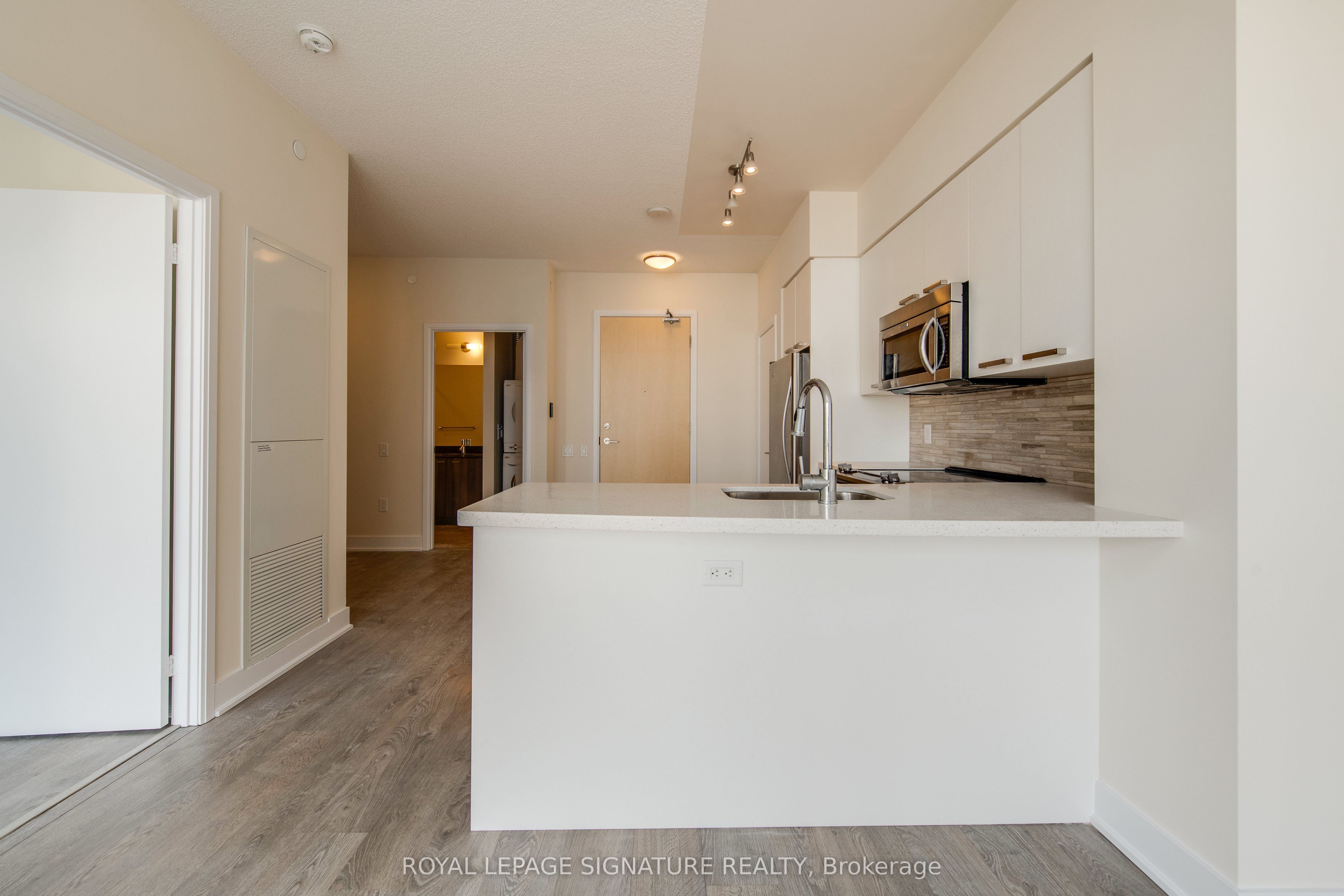 30 Roehampton Avenue 806 Property Photo 10