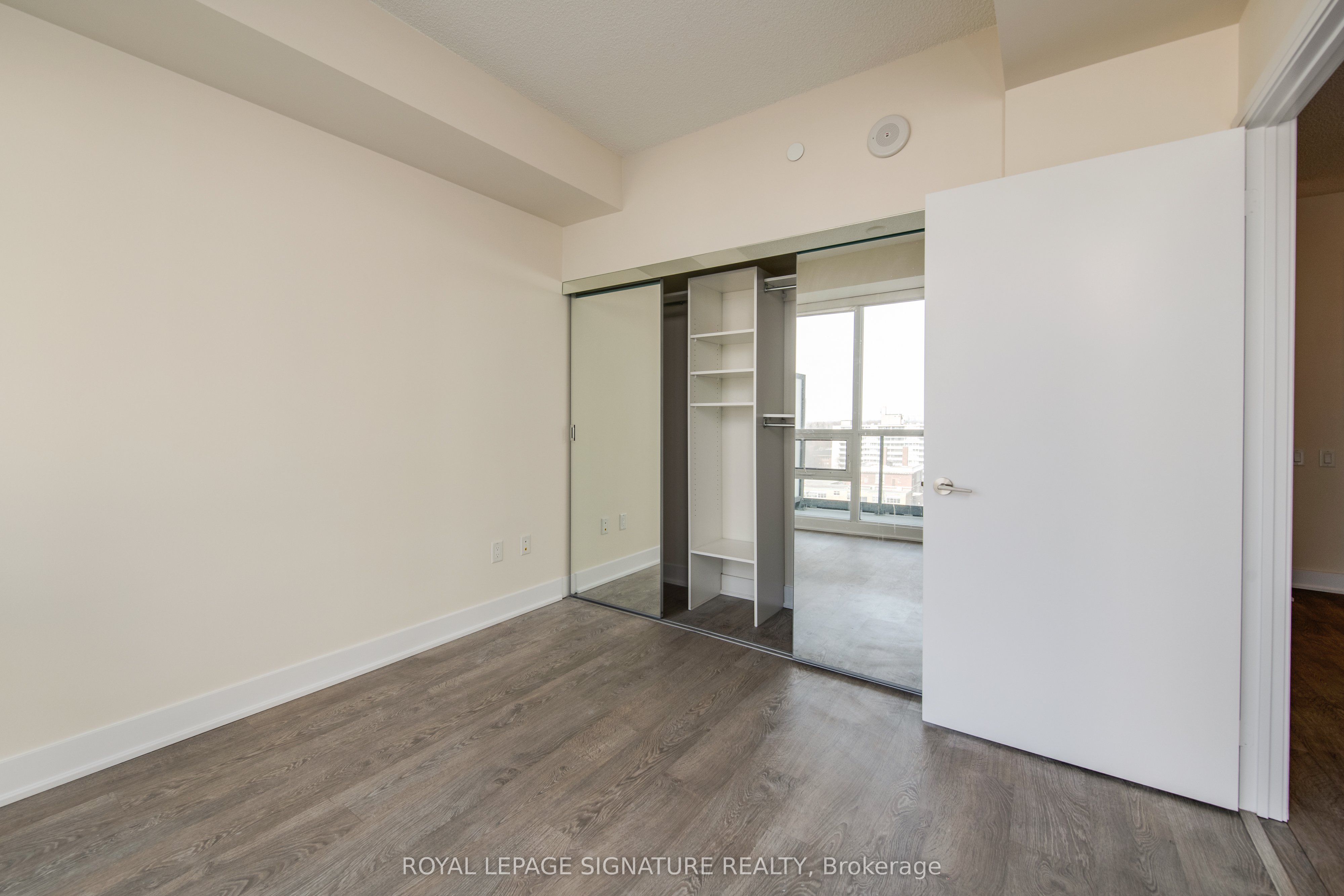 30 Roehampton Avenue 806 Property Photo 17