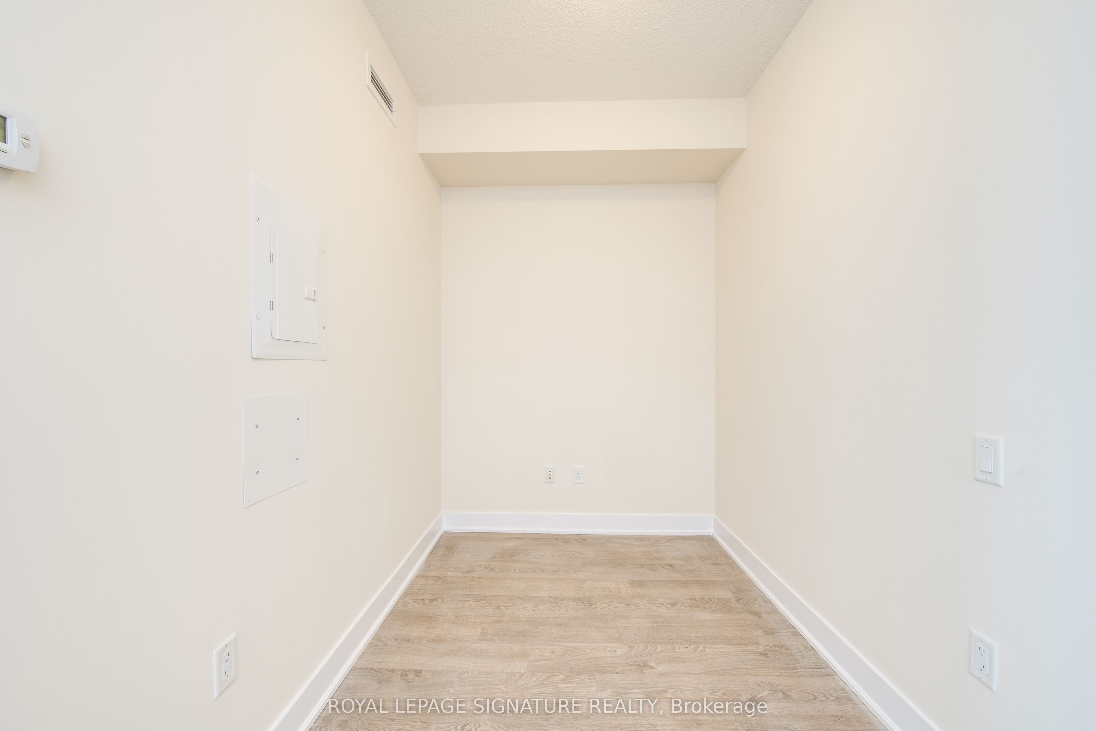 30 Roehampton Avenue 806 Property Photo 18