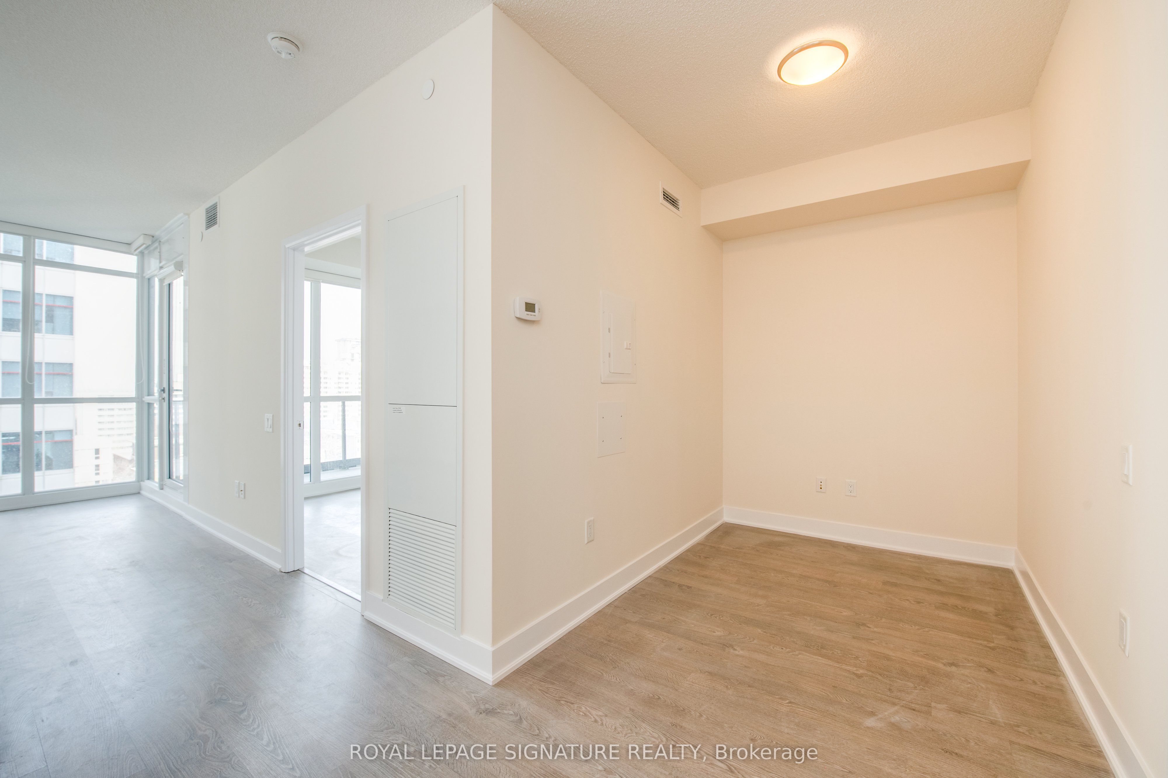 30 Roehampton Avenue 806 Property Photo 20