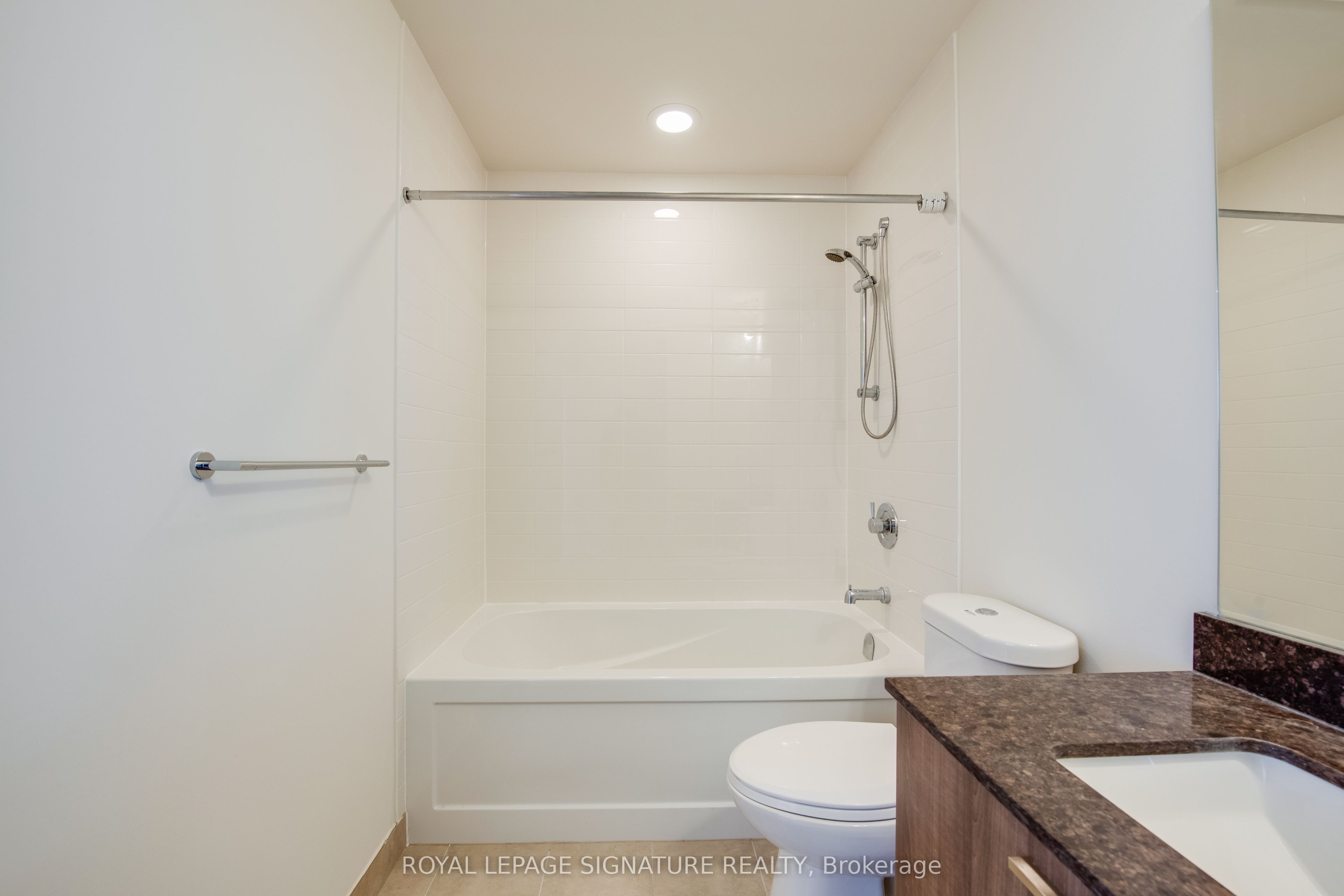 30 Roehampton Avenue 806 Property Photo 23