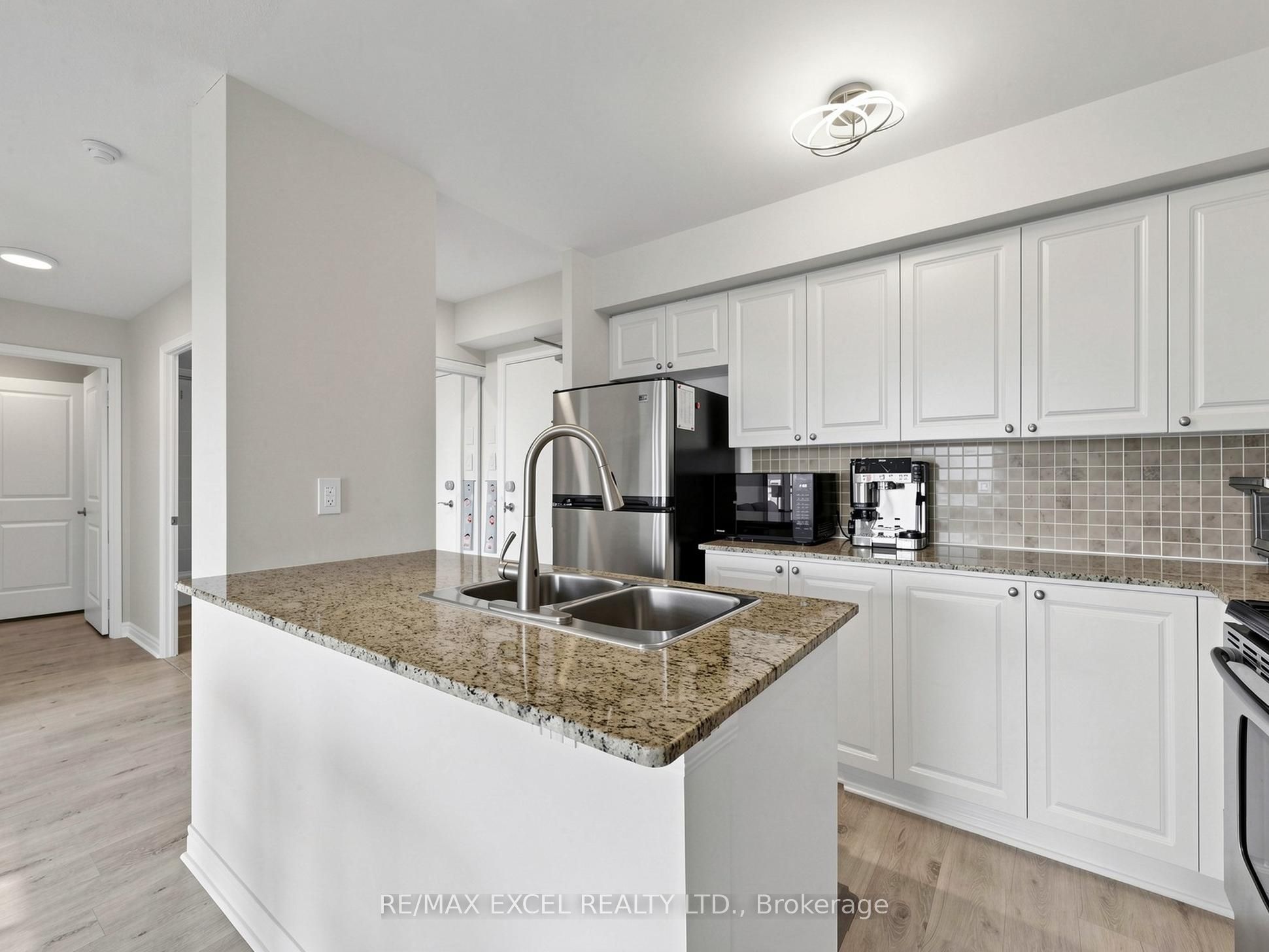 920 Sheppard Avenue W 711 Property Photo 17