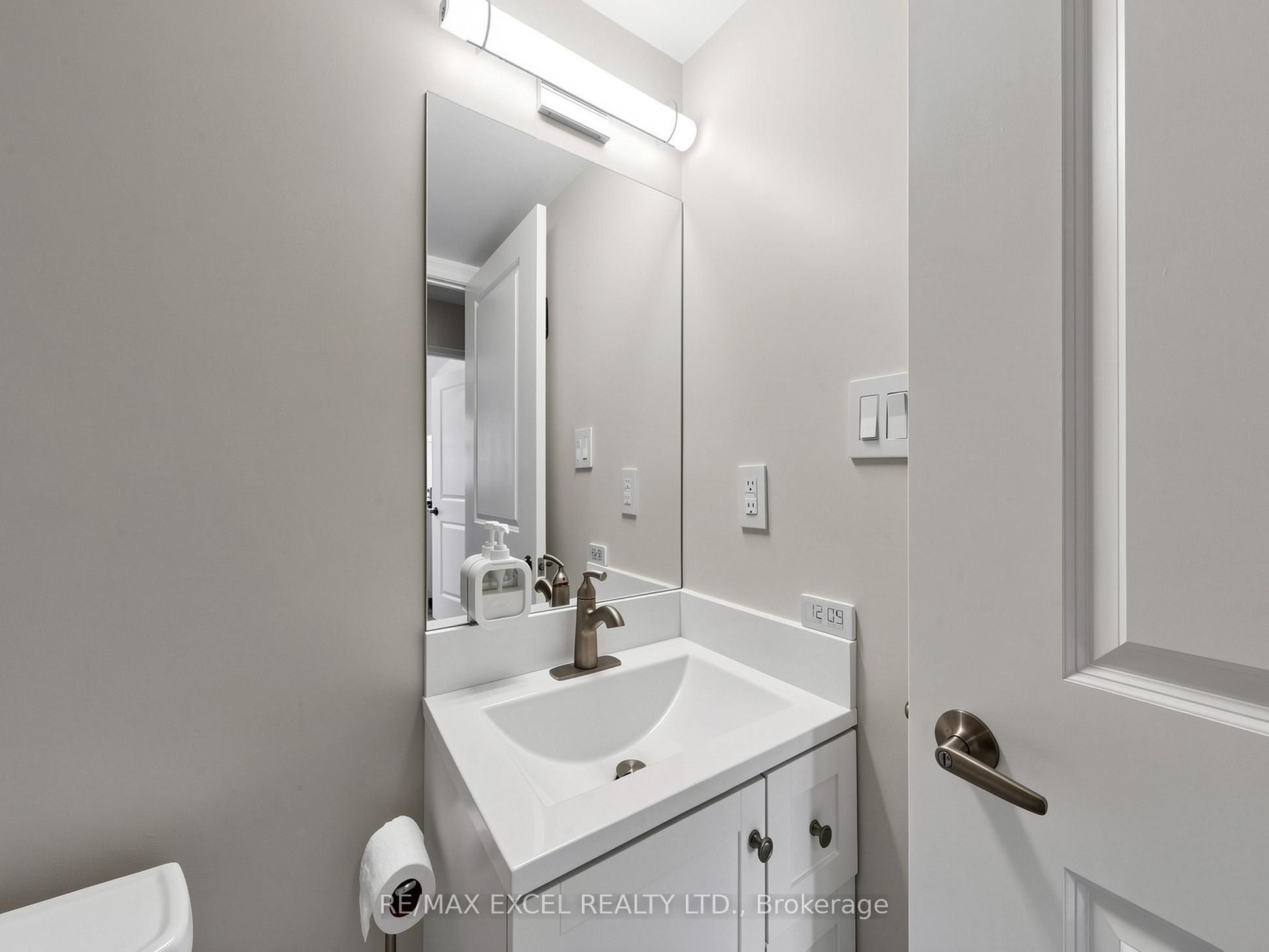 920 Sheppard Avenue W 711 Property Photo 25