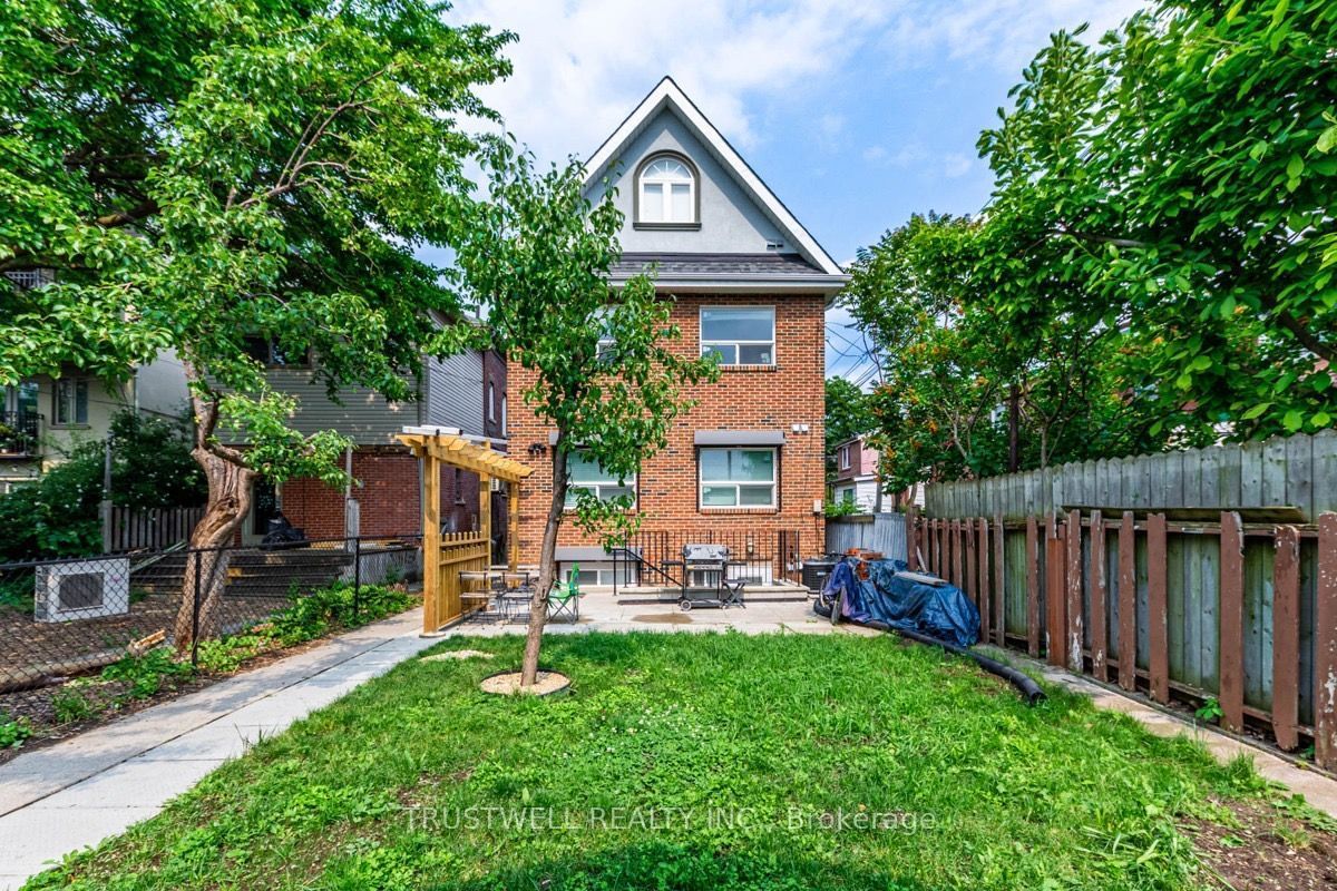 142 Borden Street Property Photo 44