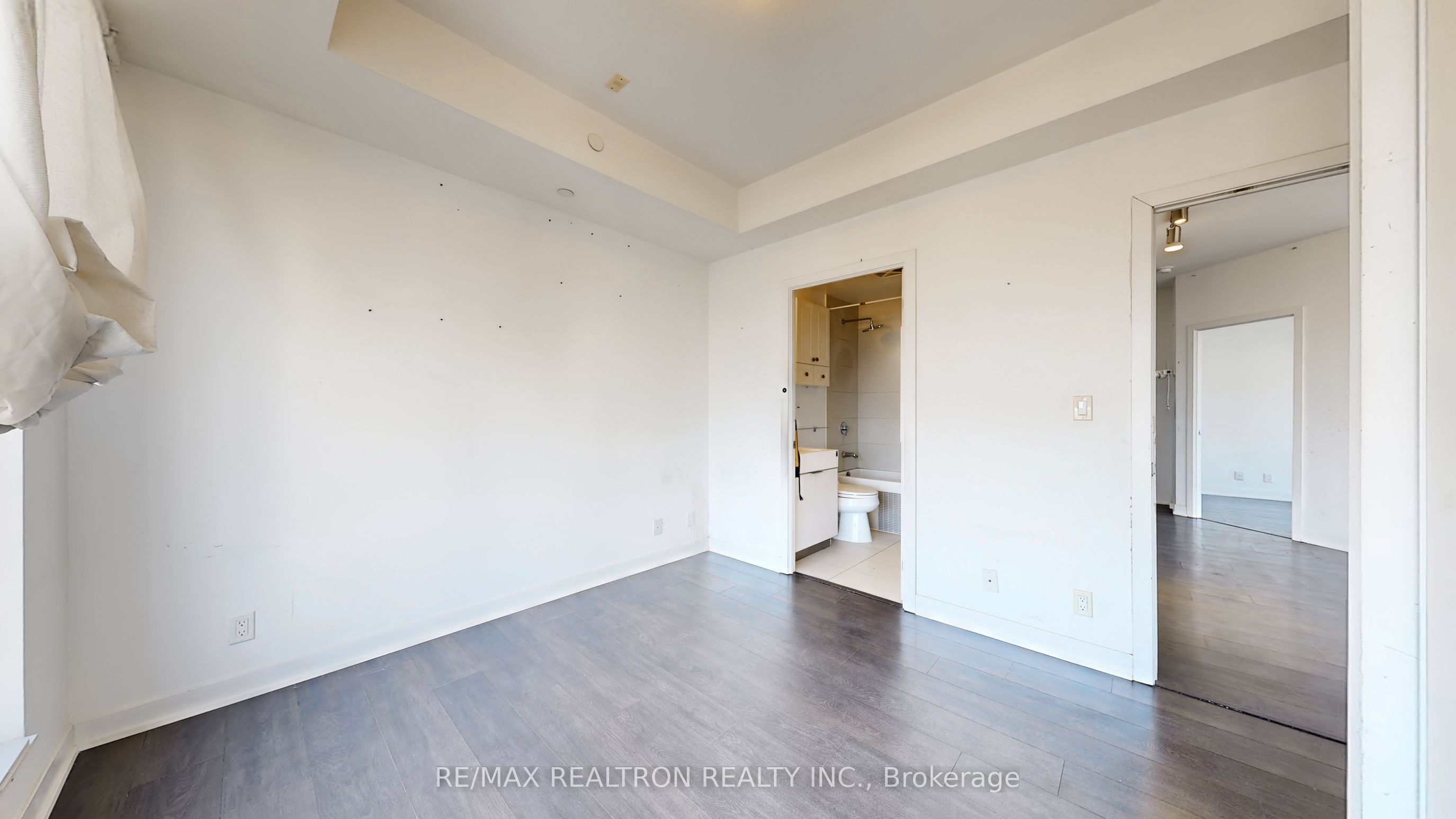 28 Avondale Avenue 1102 Property Photo 17